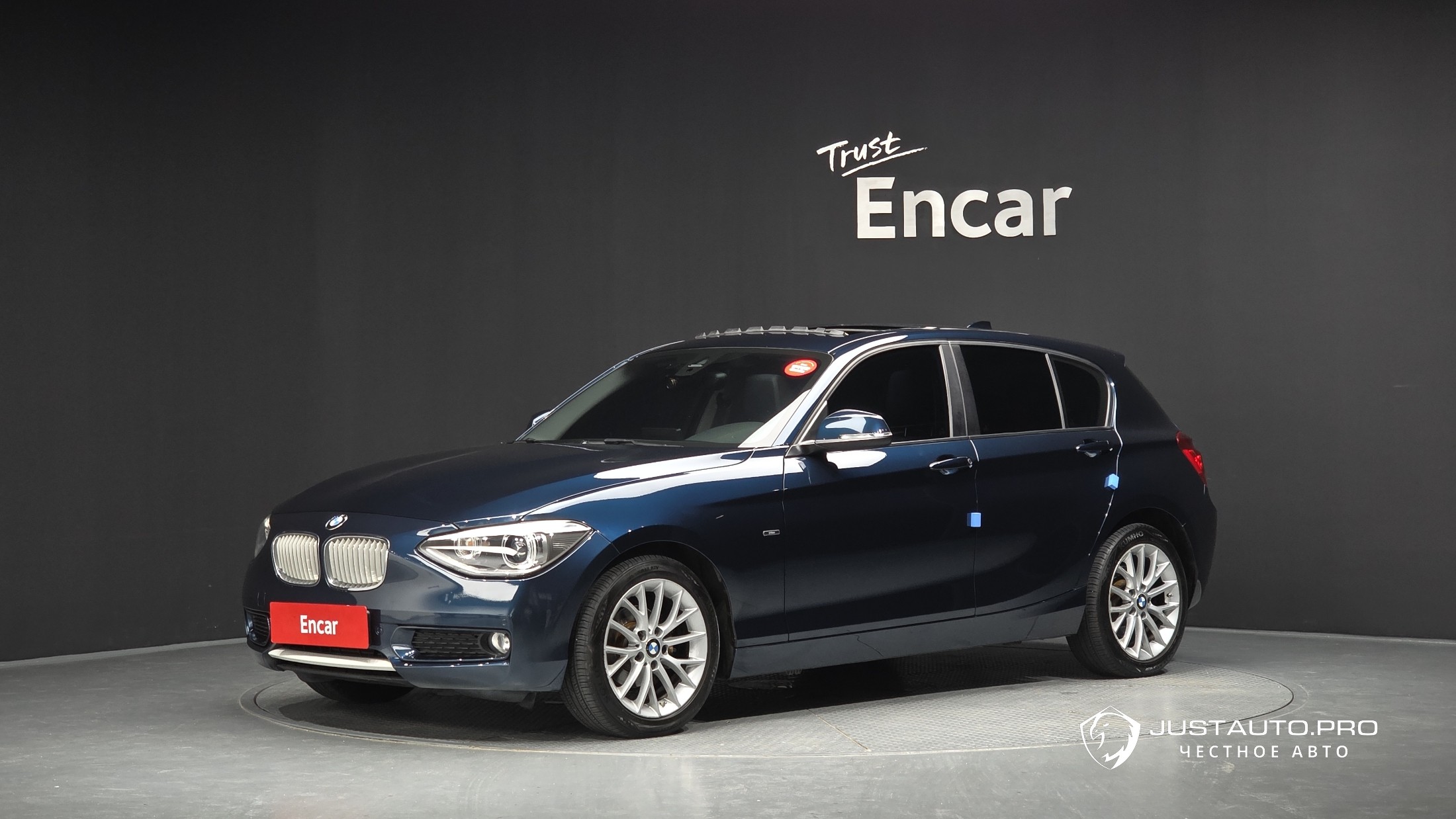 Автомобиль BMW 1-Series