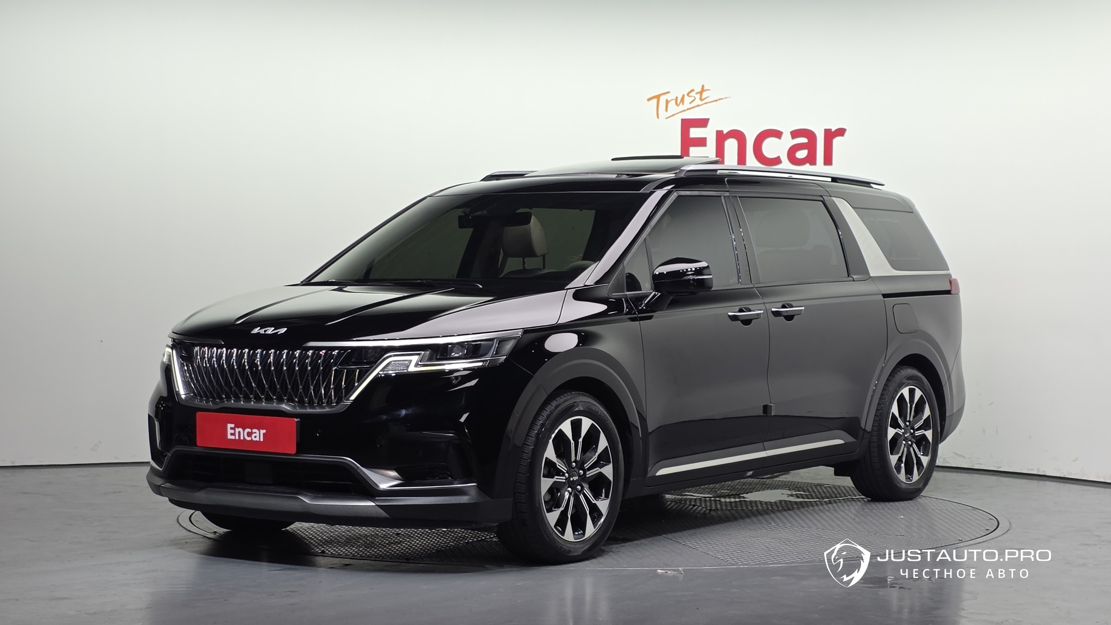 Автомобиль Kia Canival
