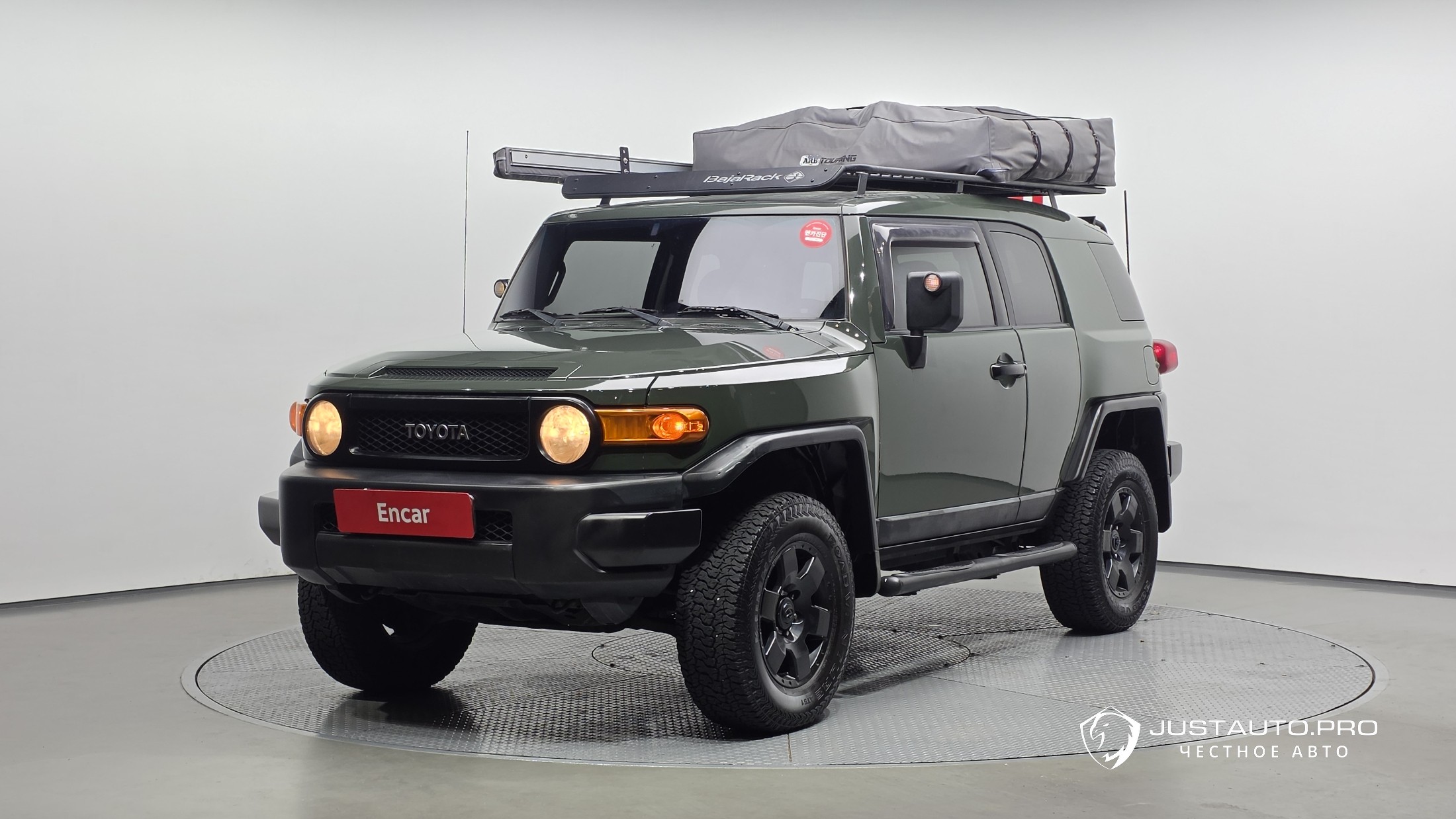 Автомобиль Toyota FJ Cruiser