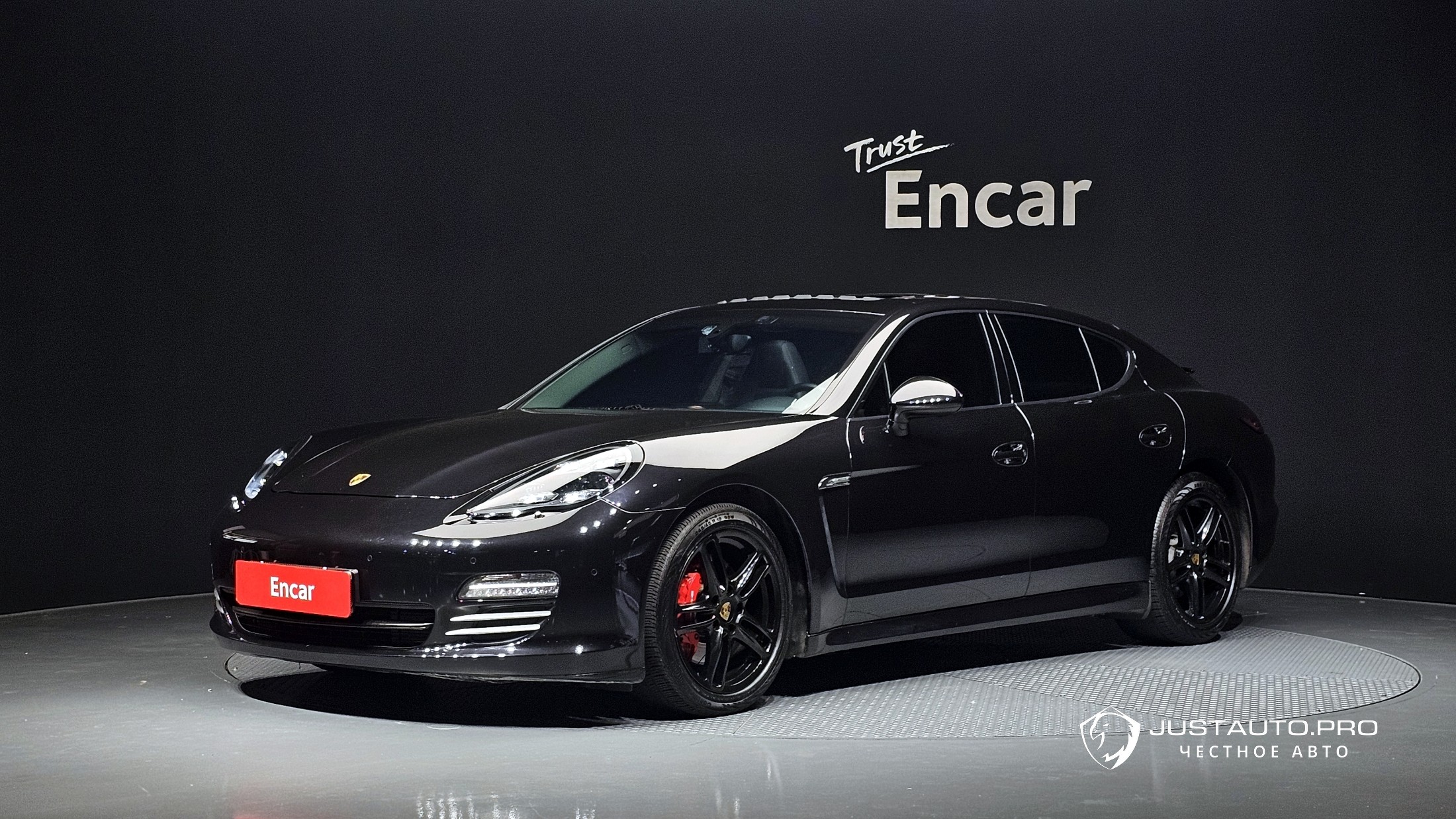 Автомобиль Porsche Panamera