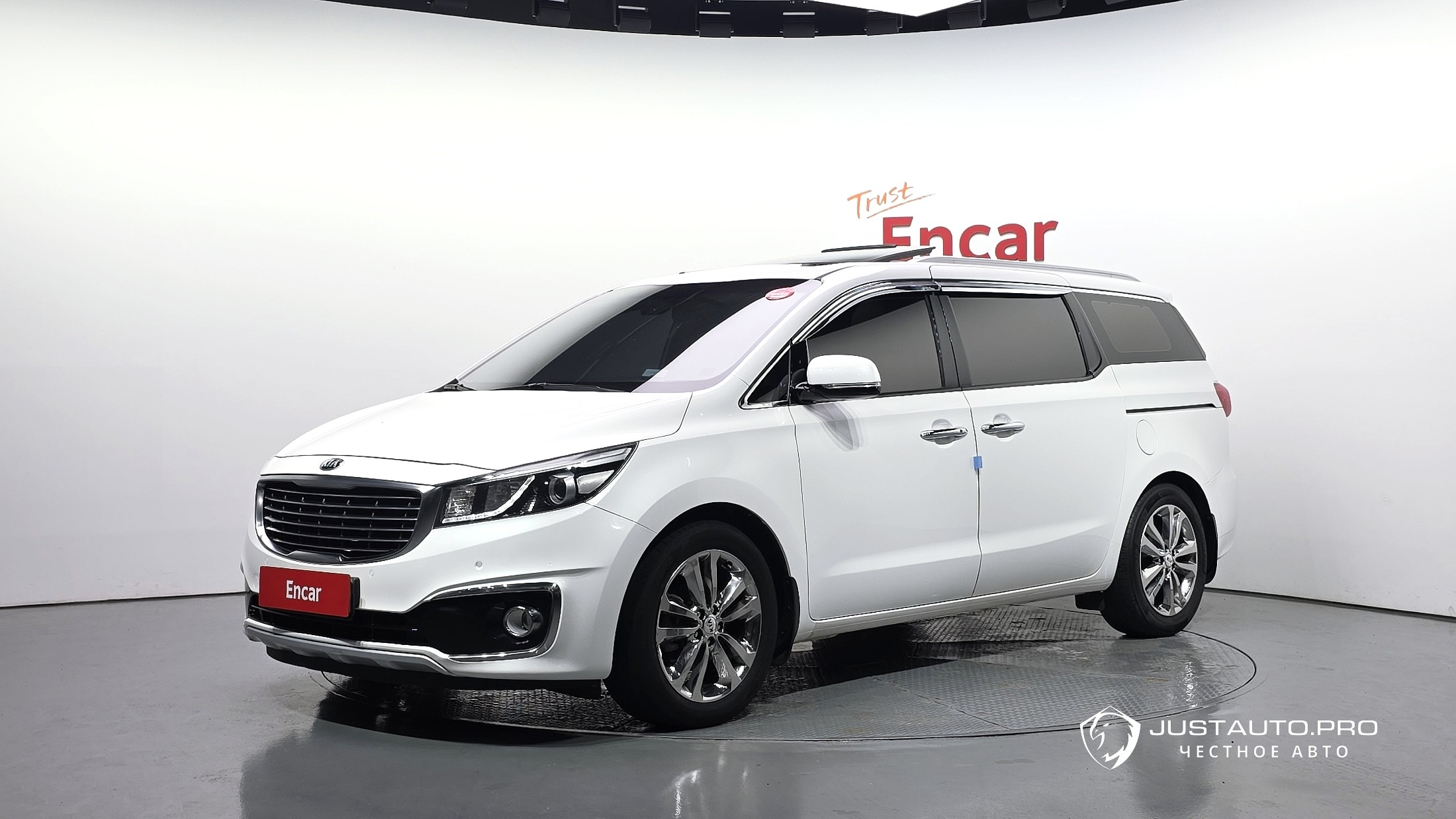 Автомобиль Kia Canival
