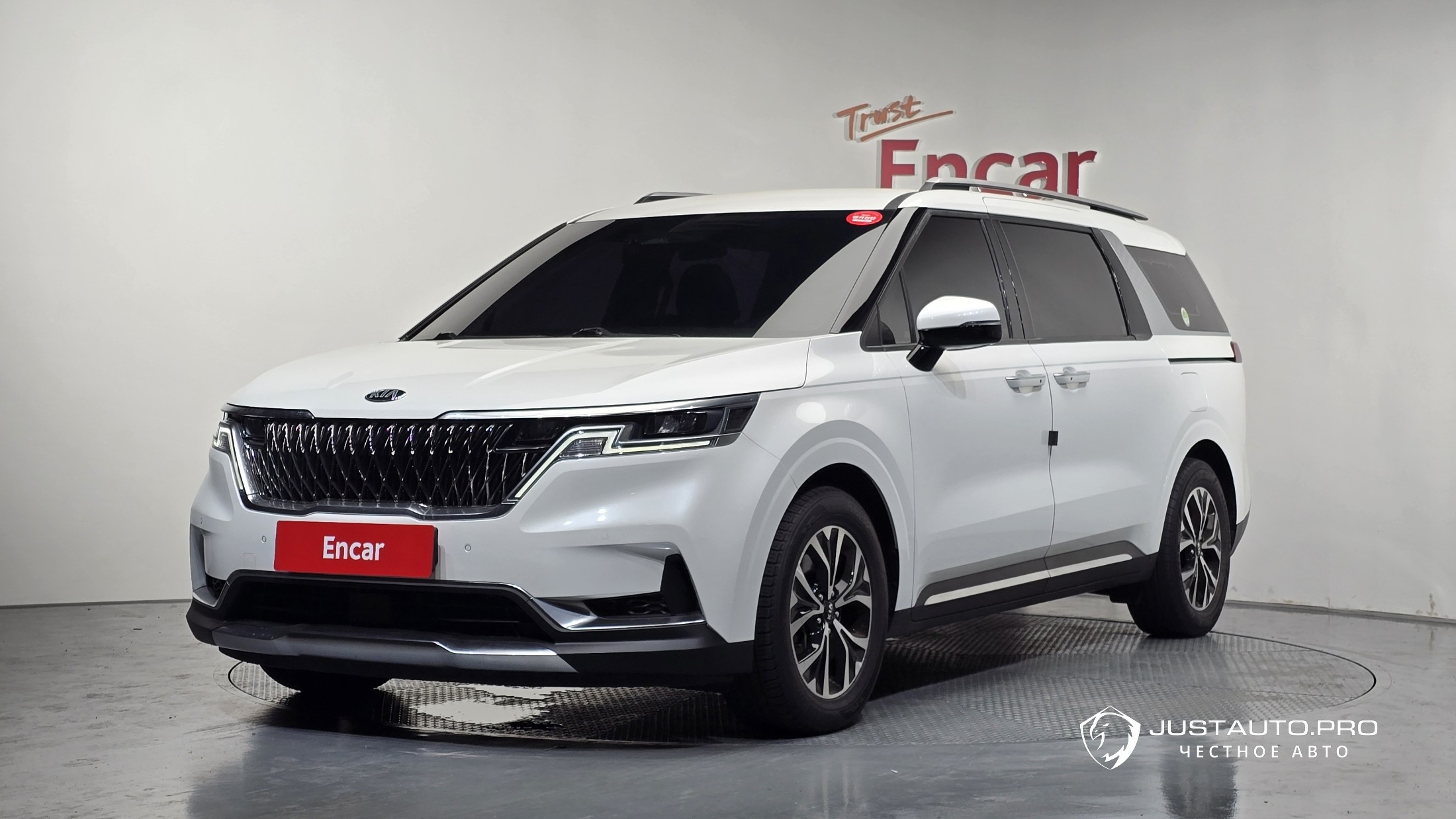 Автомобиль Kia Canival
