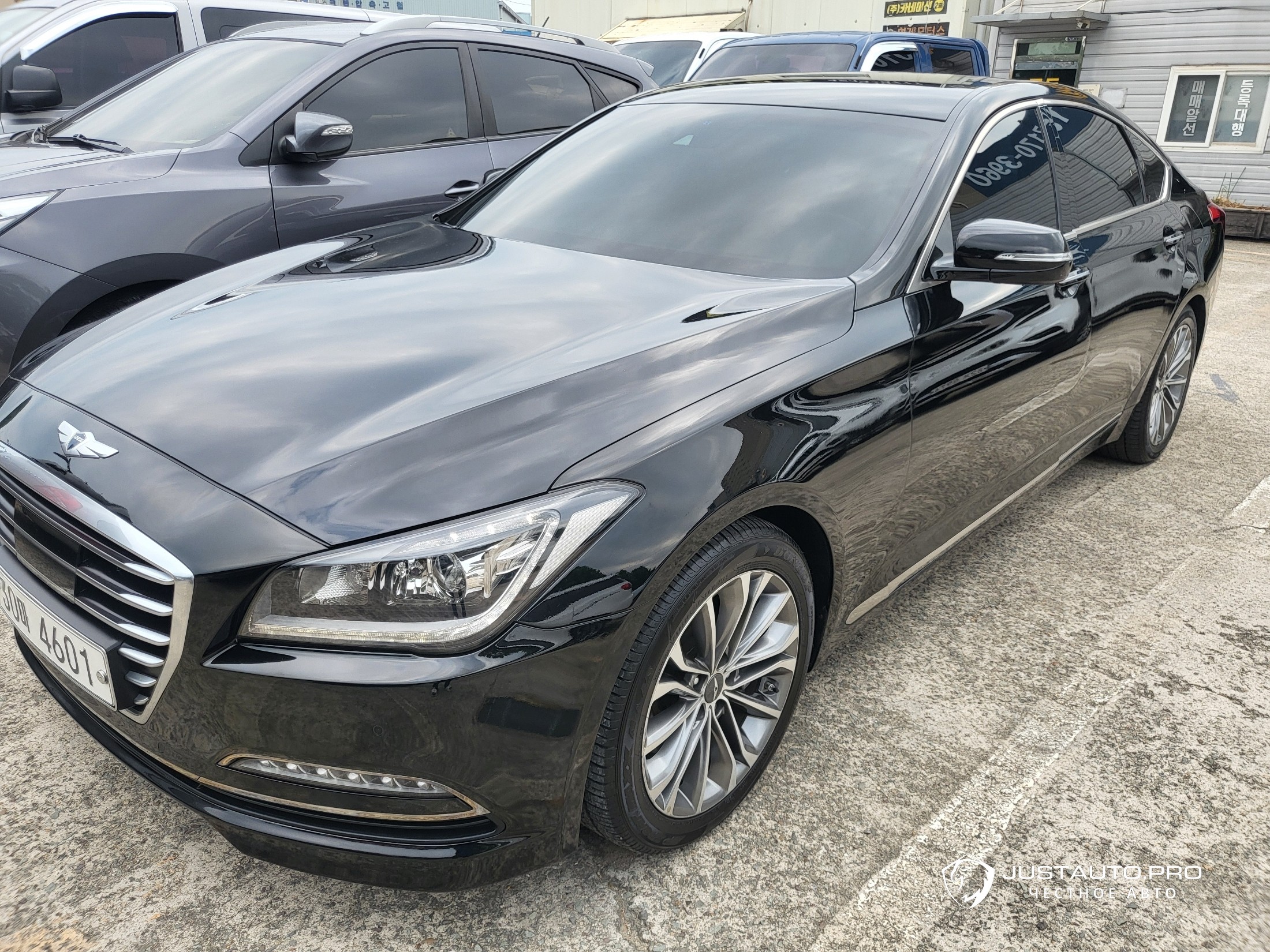 Автомобиль Hyundai Genesis
