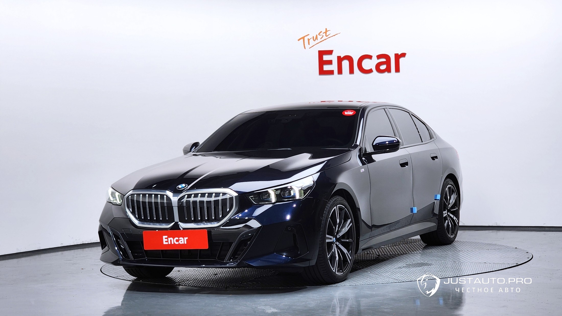Автомобиль BMW 5-Series