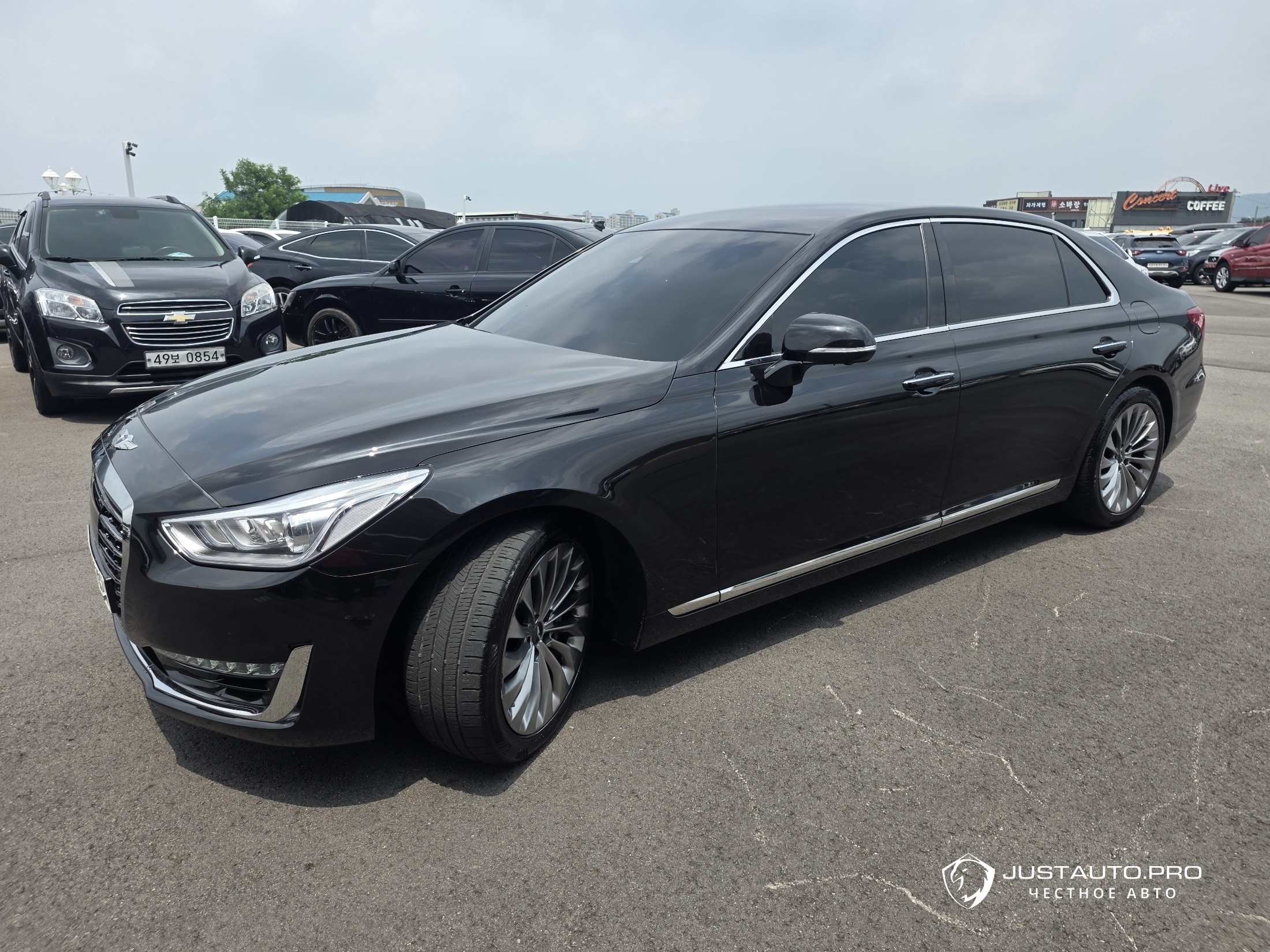 Автомобиль Genesis EQ900