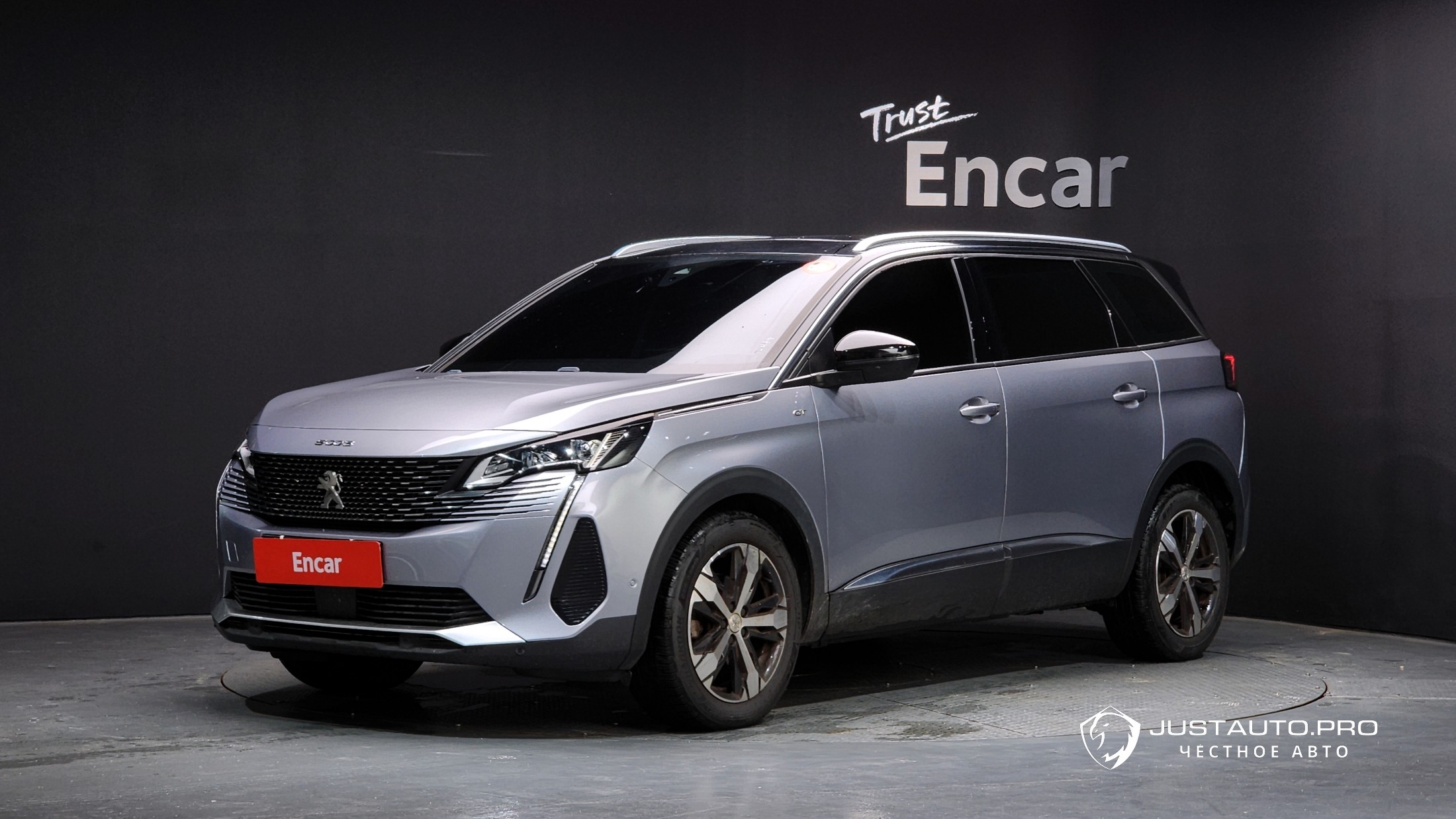 Автомобиль Peugeot 5008