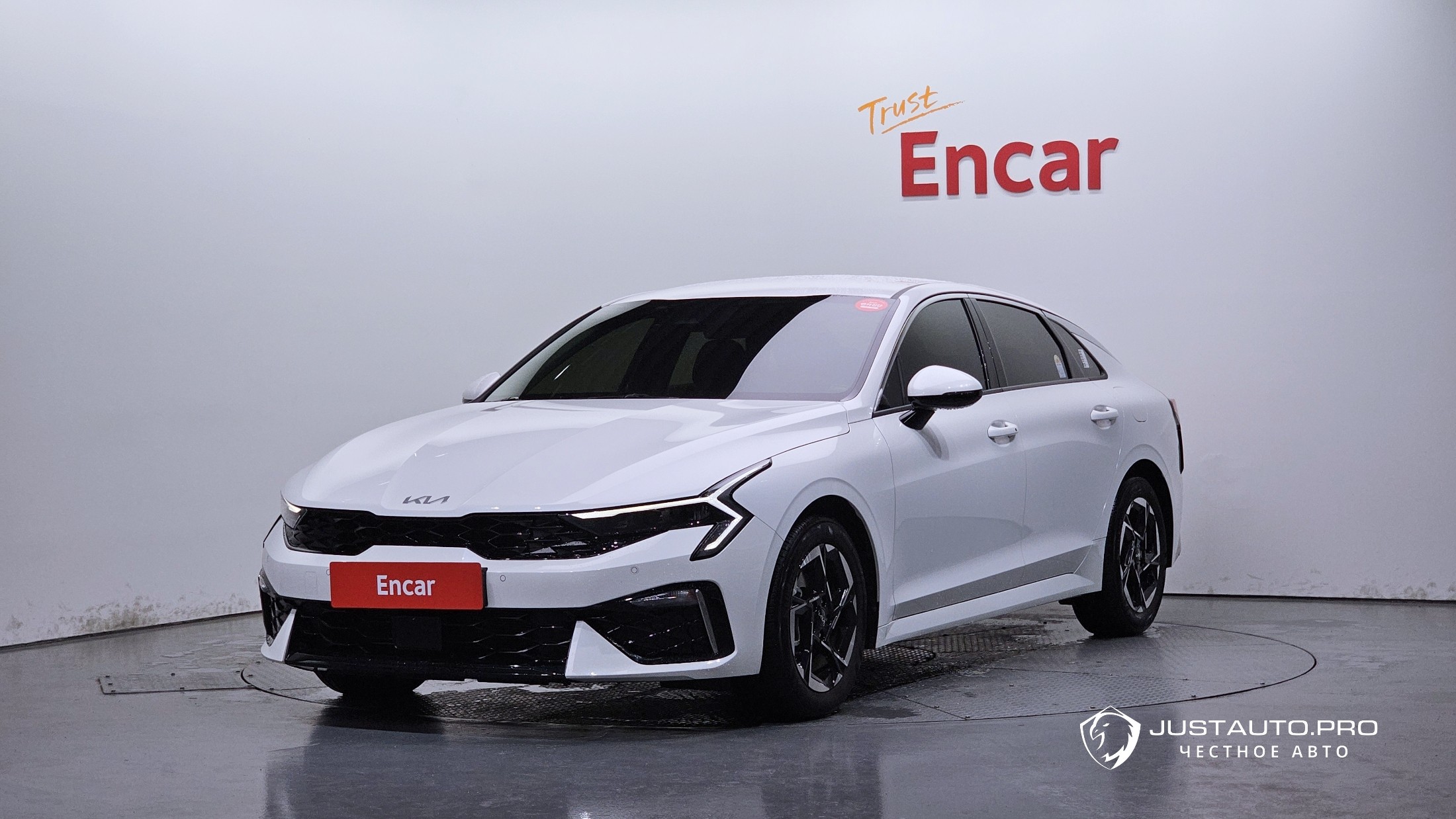 Автомобиль Kia K5
