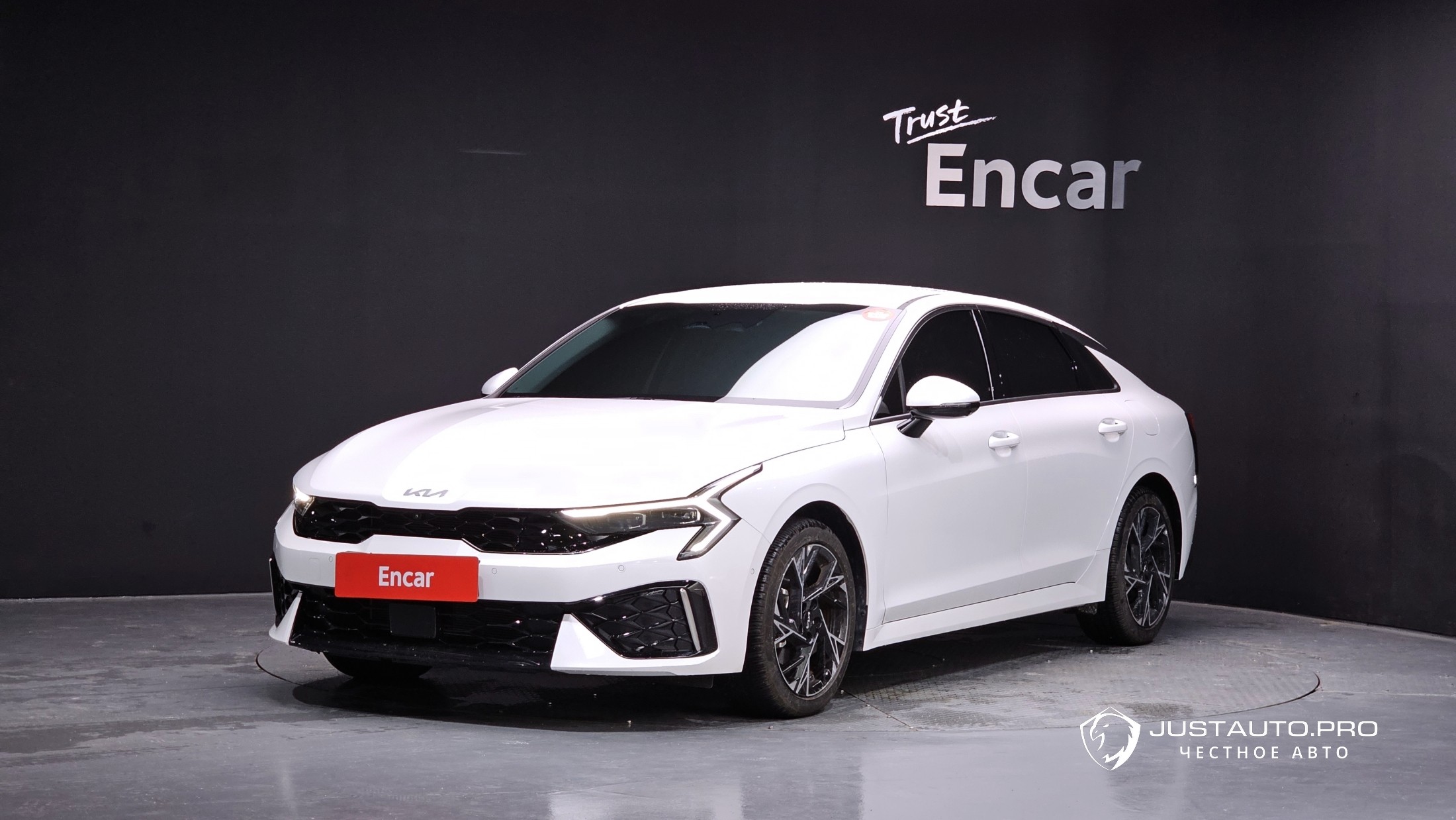 Автомобиль Kia K5