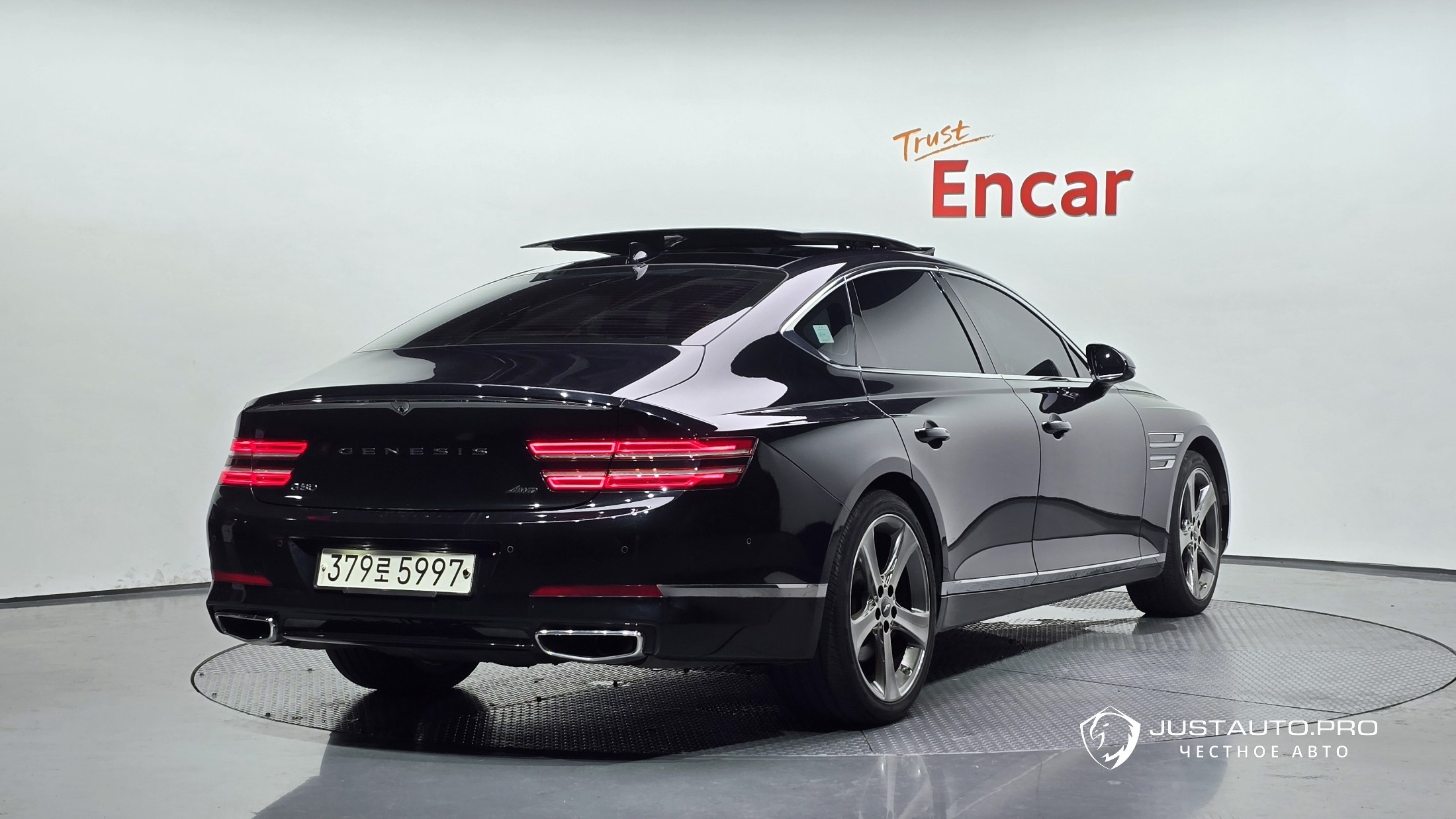 Автомобиль Genesis G80