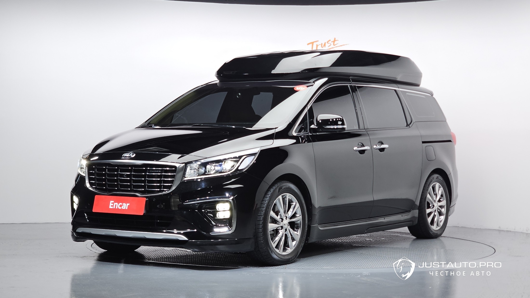 Автомобиль Kia Canival