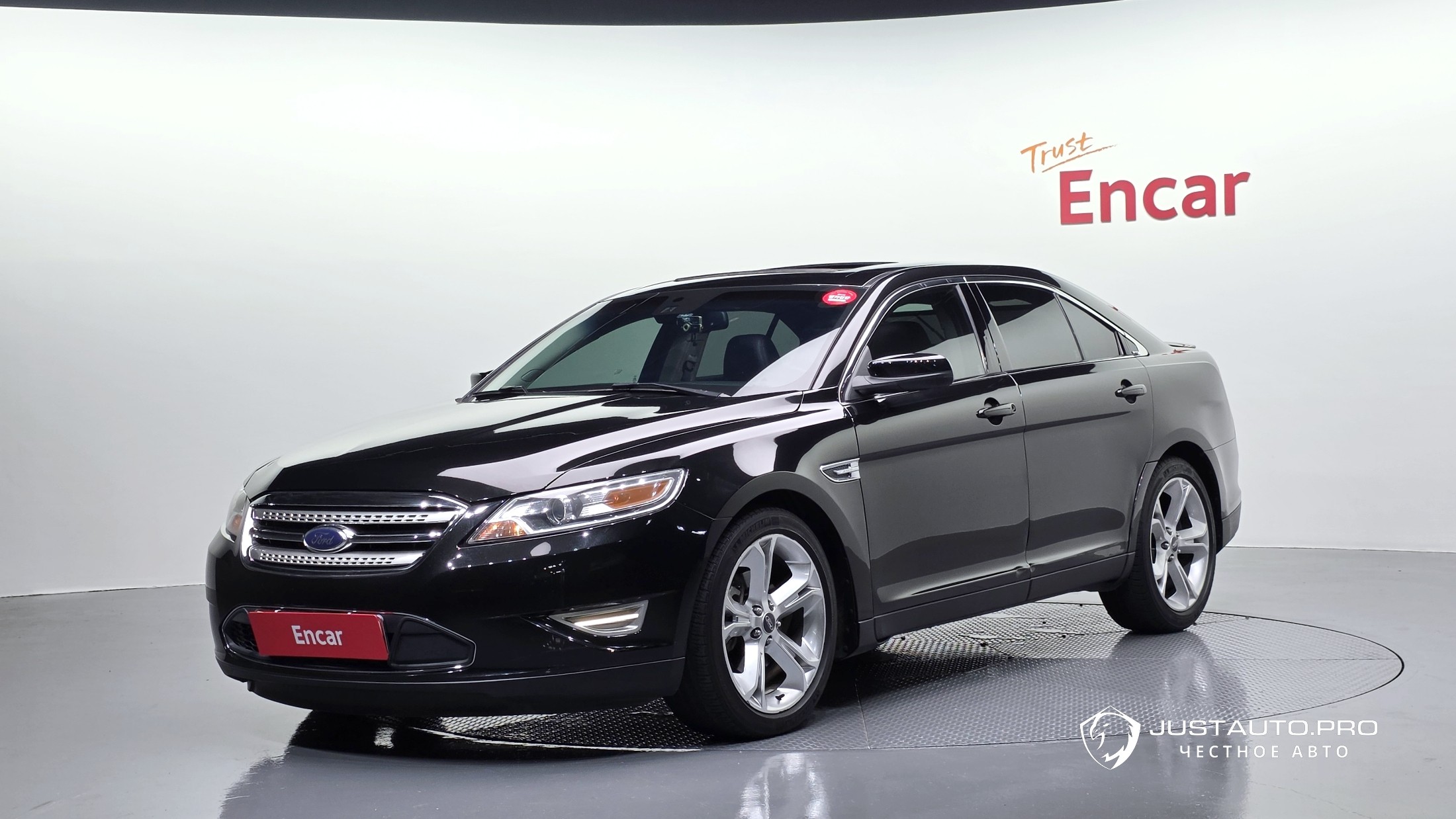 Автомобиль Ford Taurus