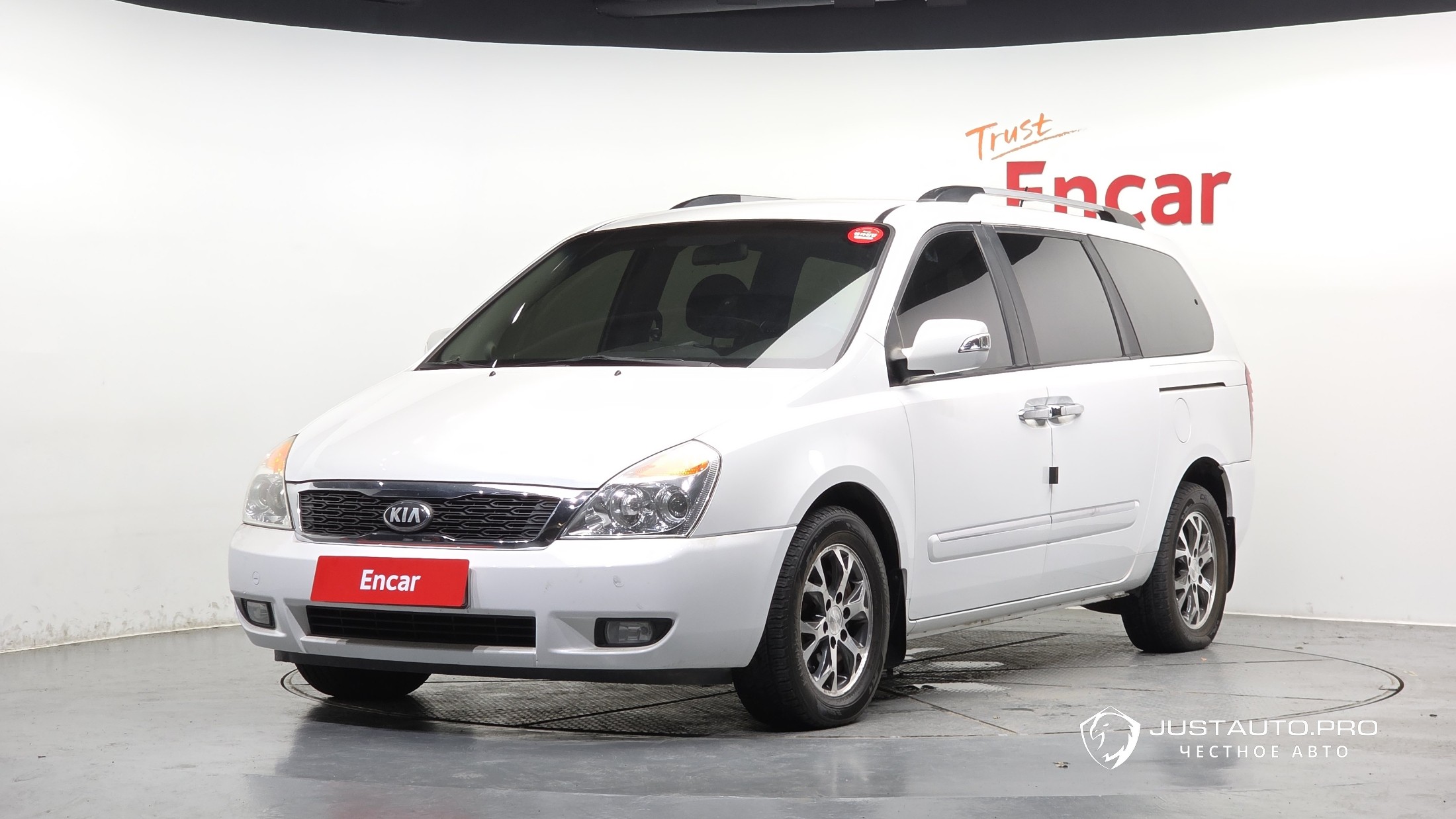Автомобиль Kia Canival