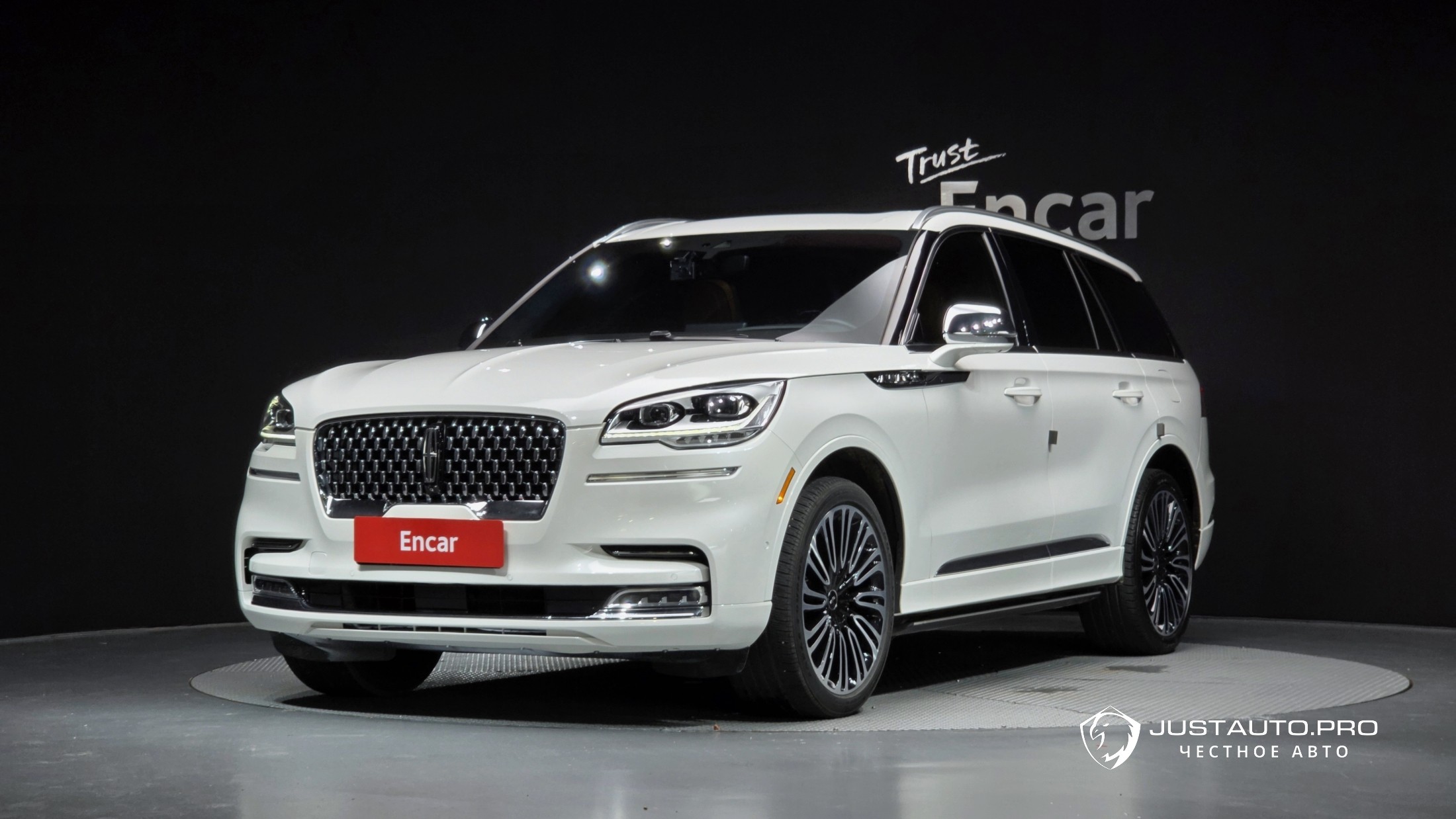 Автомобиль Lincoln Aviator