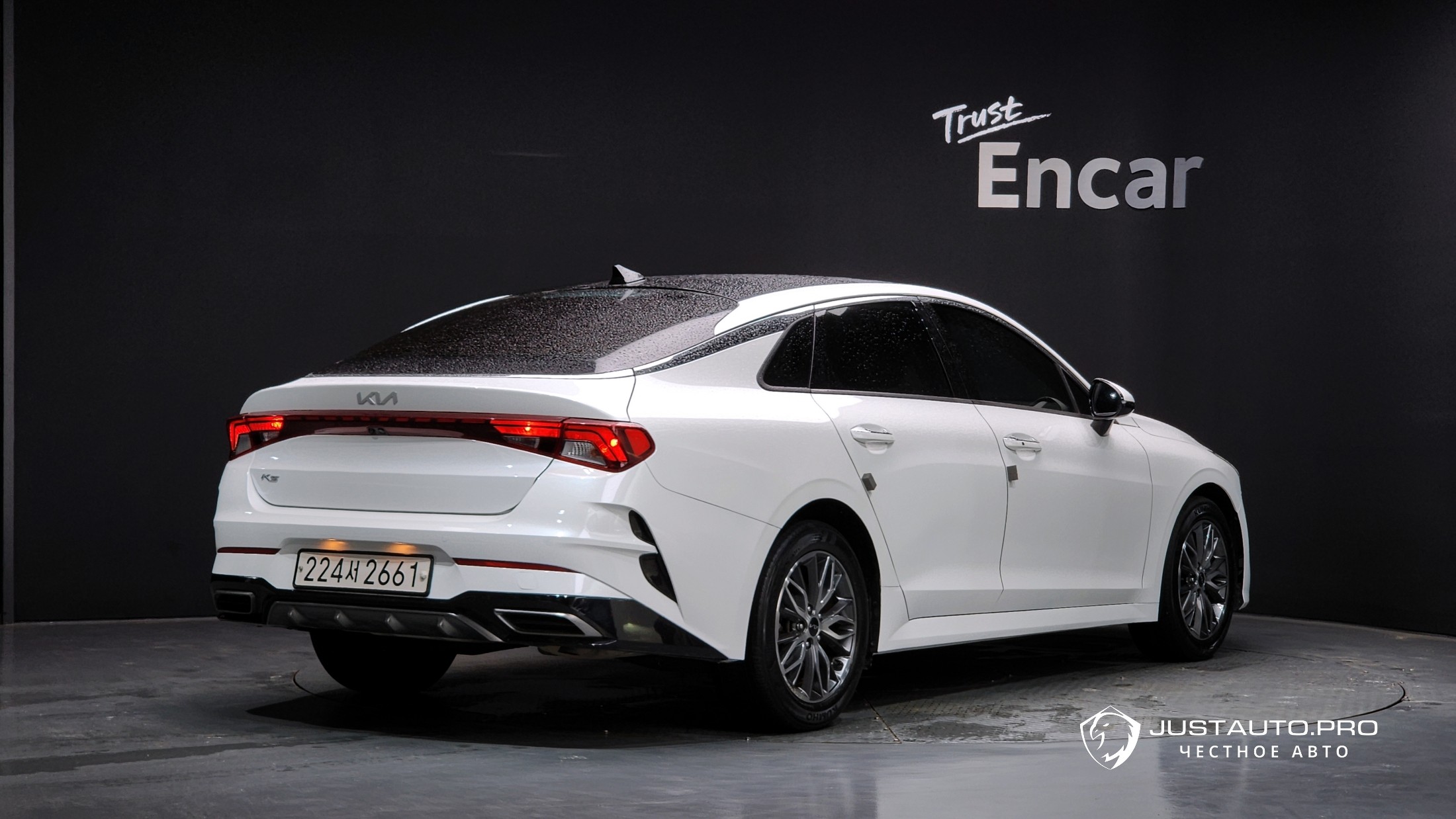 Автомобиль Kia K5