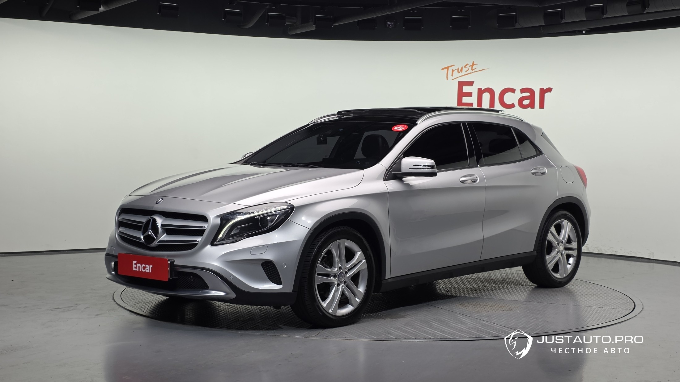 Автомобиль Mercedes-Benz GLA-Class