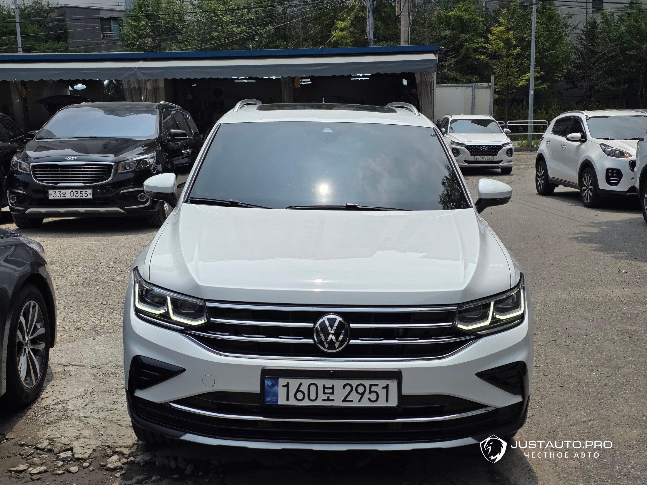 Автомобиль Volkswagen Tiguan