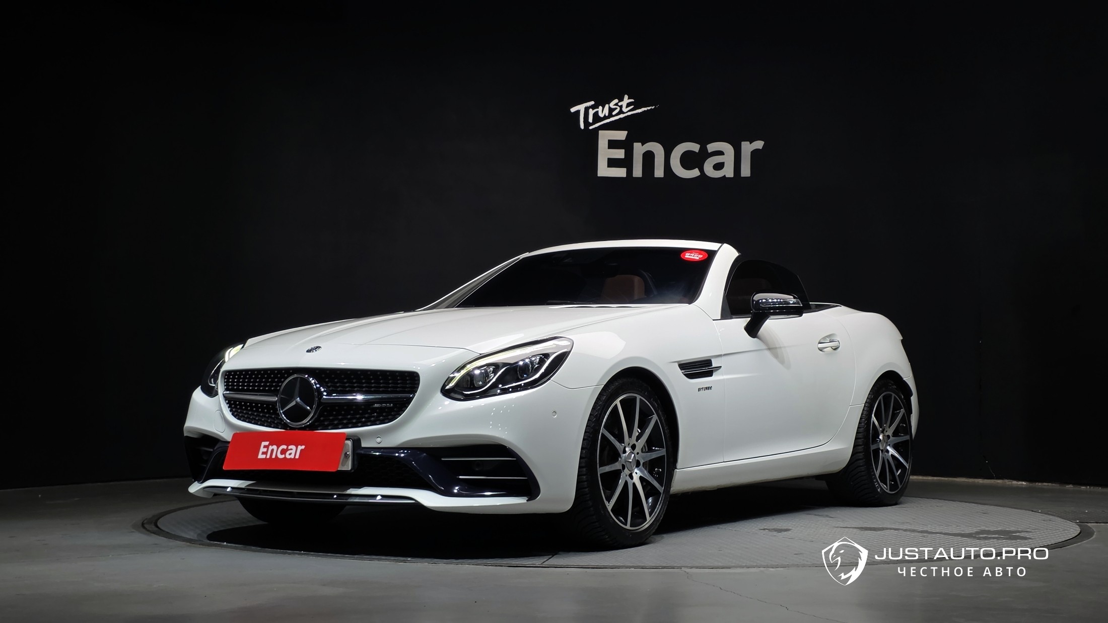 Автомобиль Mercedes-Benz SLC-Class