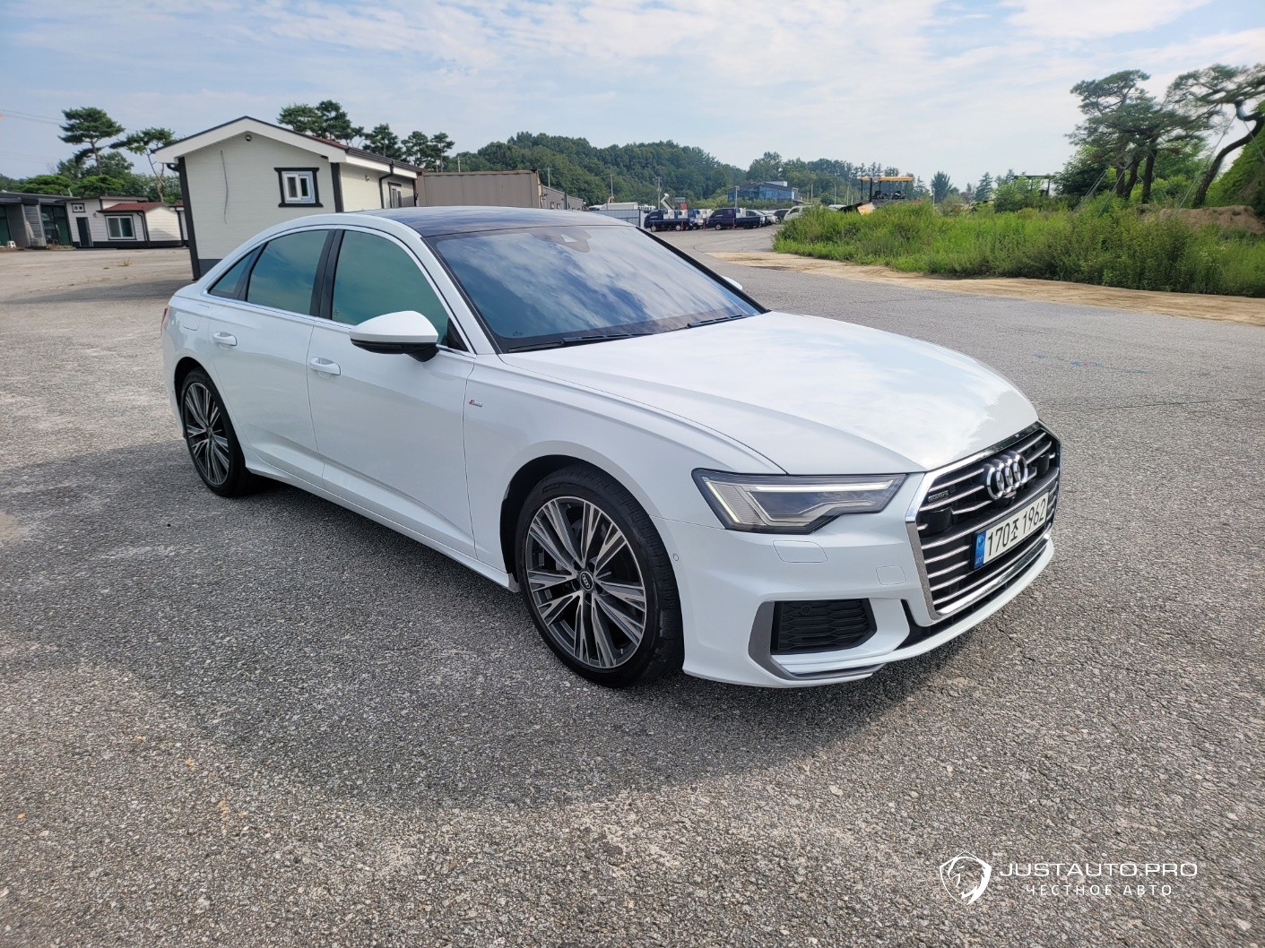 Автомобиль Audi A6