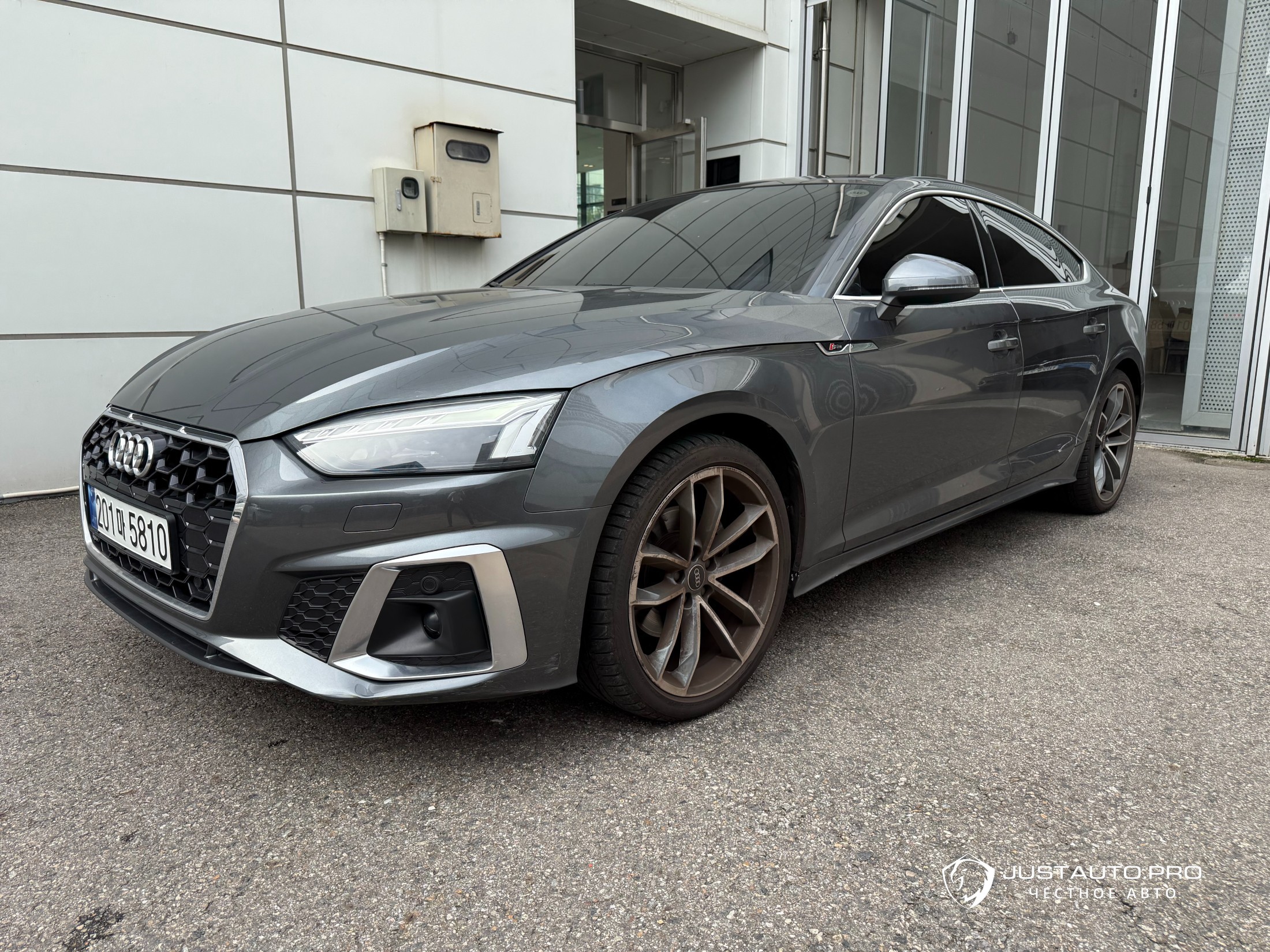 Автомобиль Audi A5