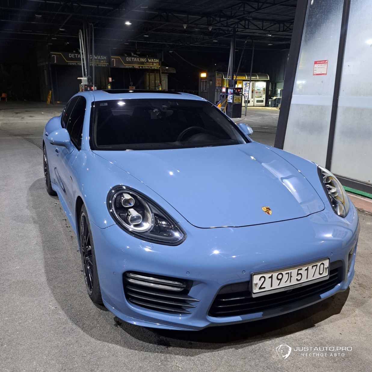 Автомобиль Porsche Panamera