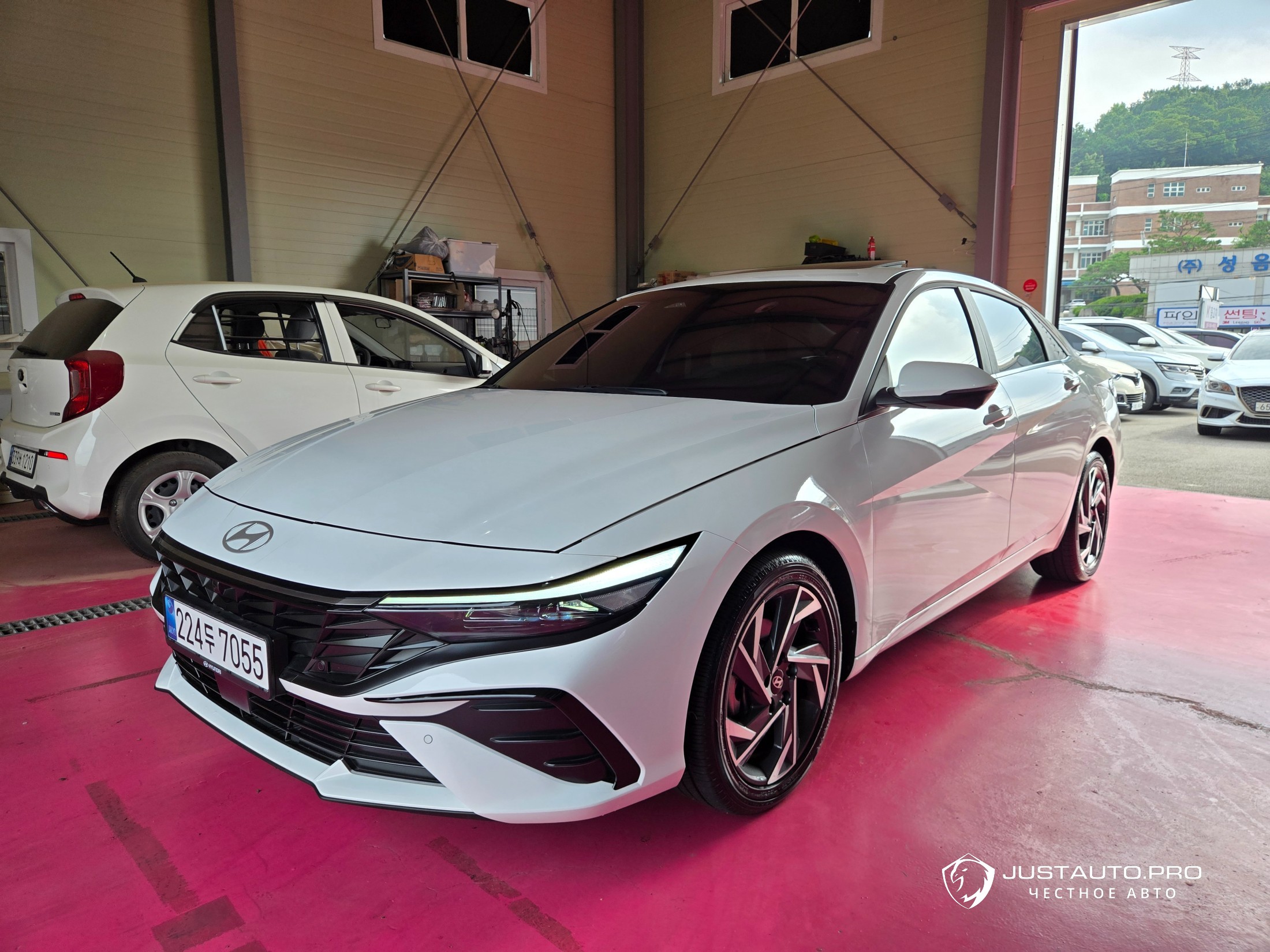 Автомобиль Hyundai AVANTE
