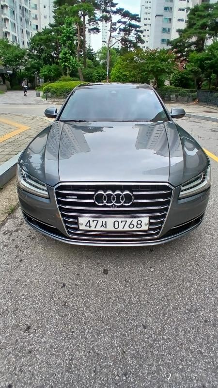 Автомобиль Audi A8