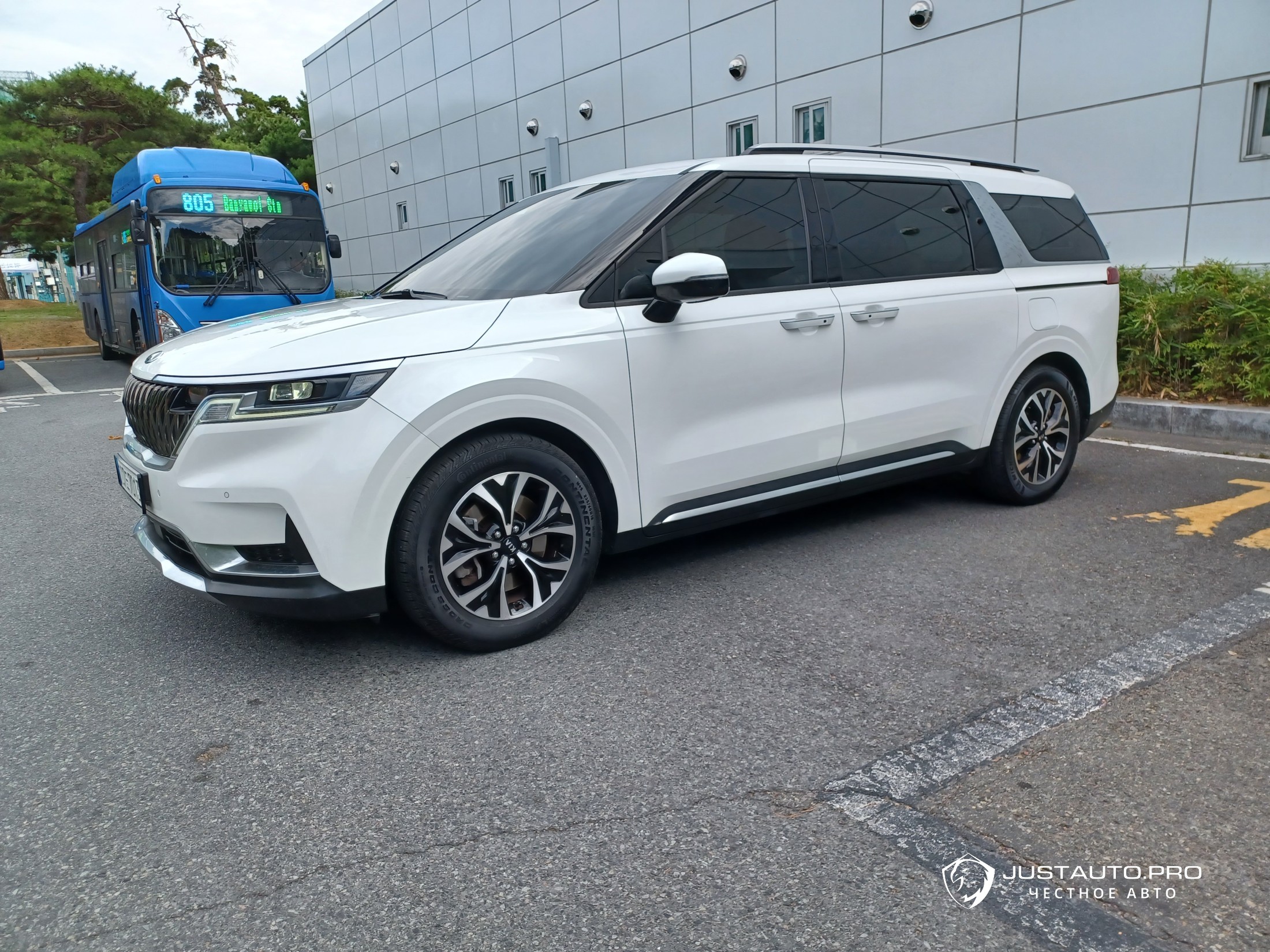 Автомобиль Kia Canival