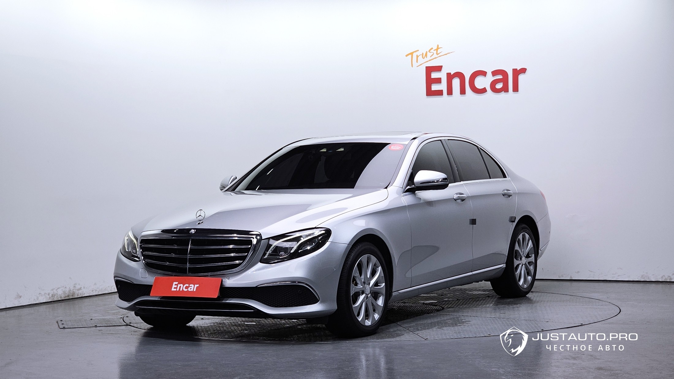Автомобиль Mercedes-Benz E-Class