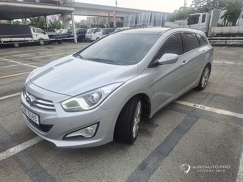 Автомобиль Hyundai i40