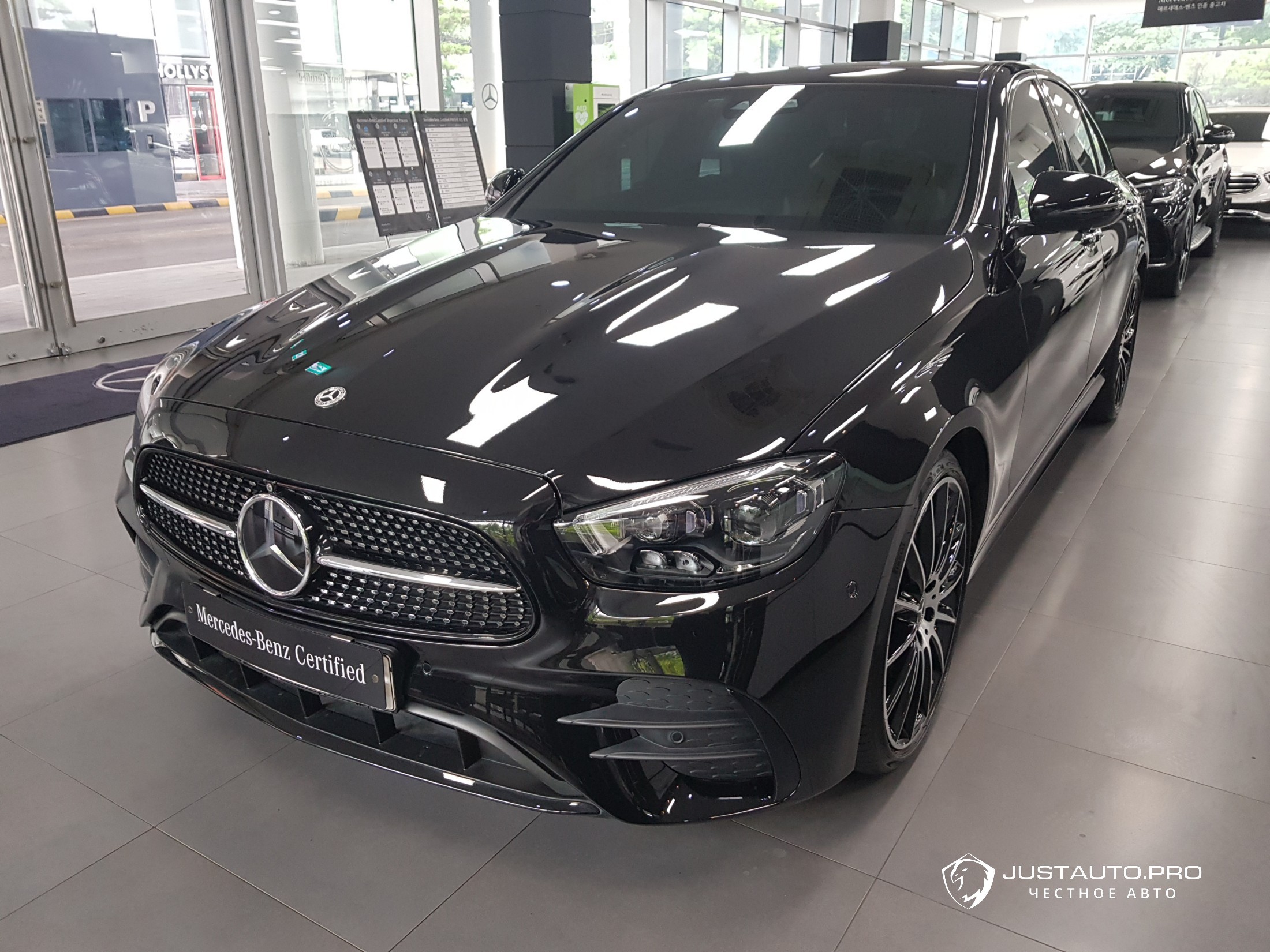 Автомобиль Mercedes-Benz E-Class