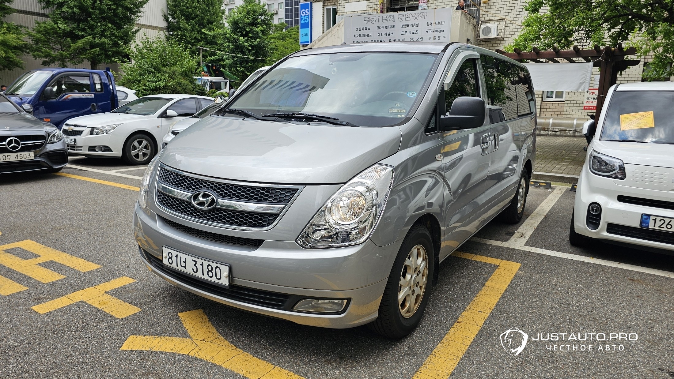 Автомобиль Hyundai Starex