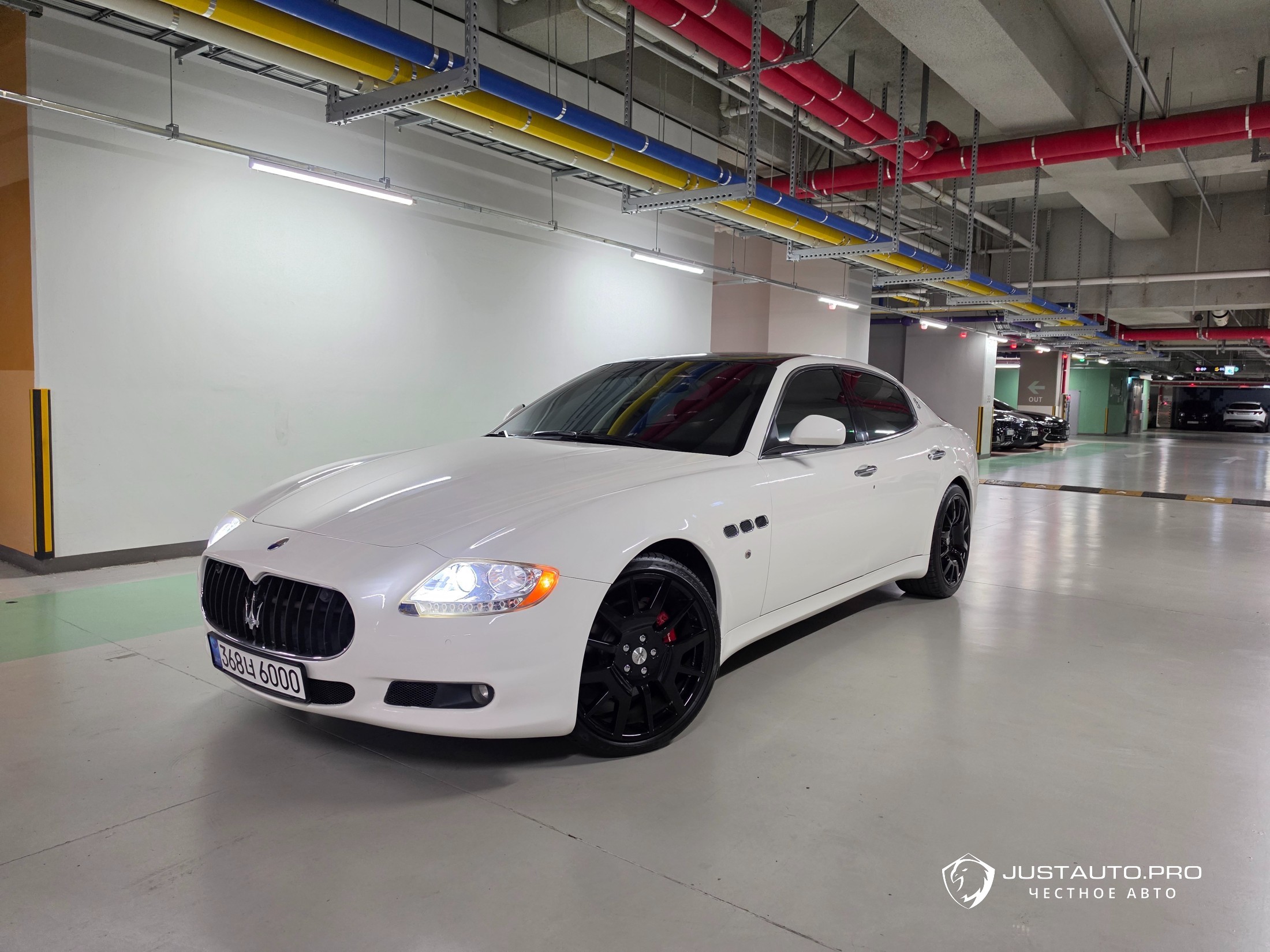 Автомобиль Maserati Quattroporte
