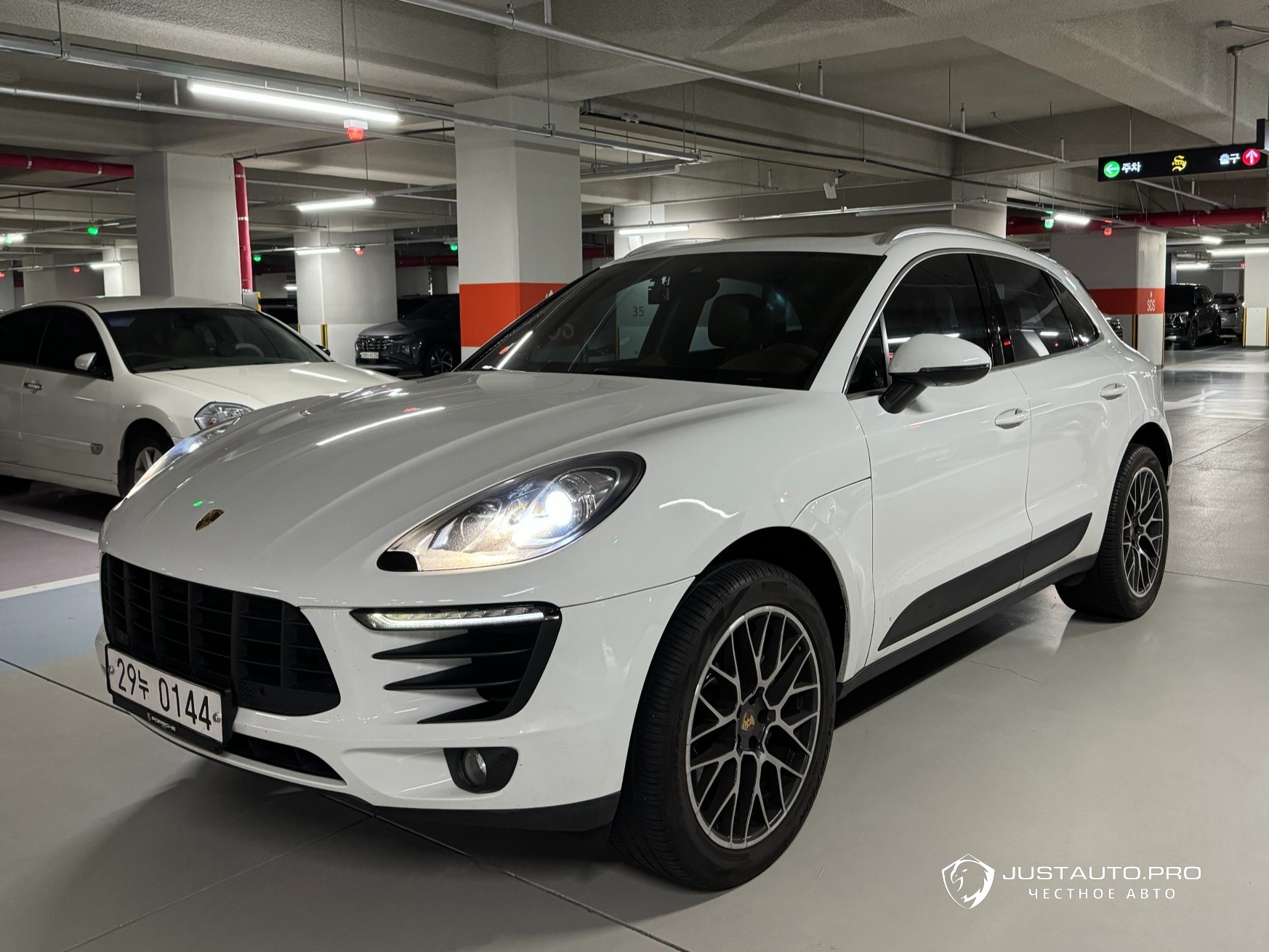 Автомобиль Porsche Macan
