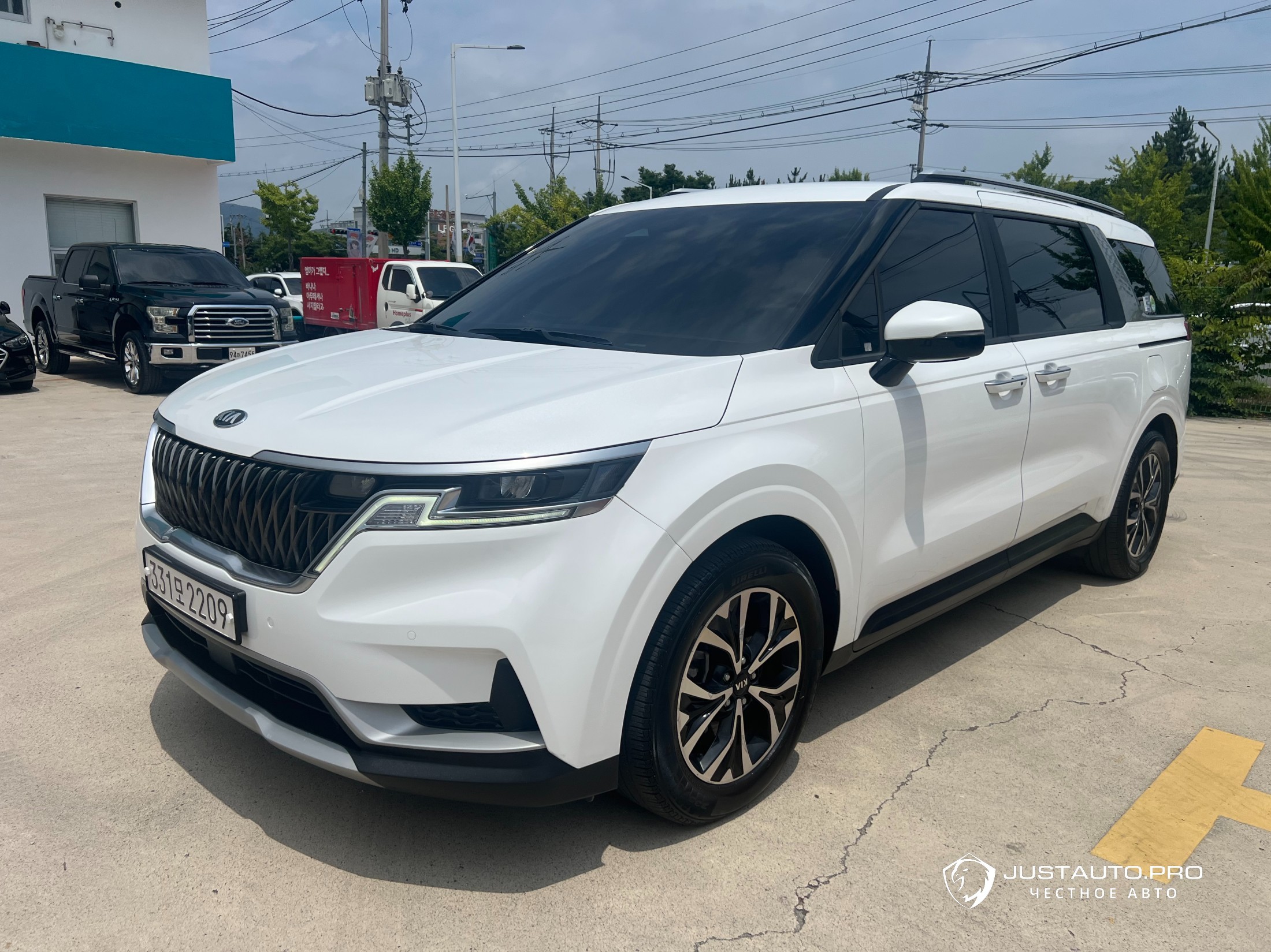 Автомобиль Kia Canival