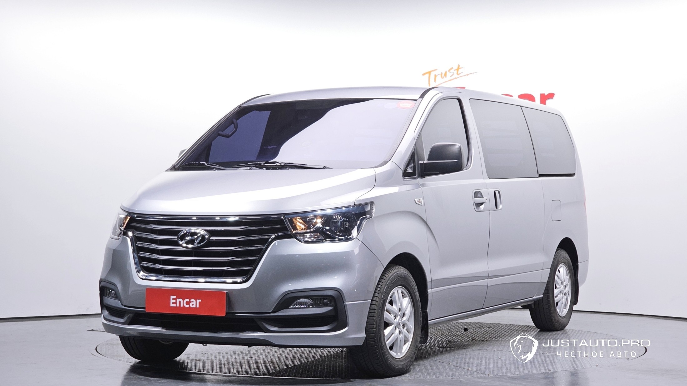 Автомобиль Hyundai Starex