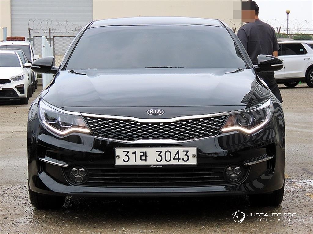Автомобиль Kia K5