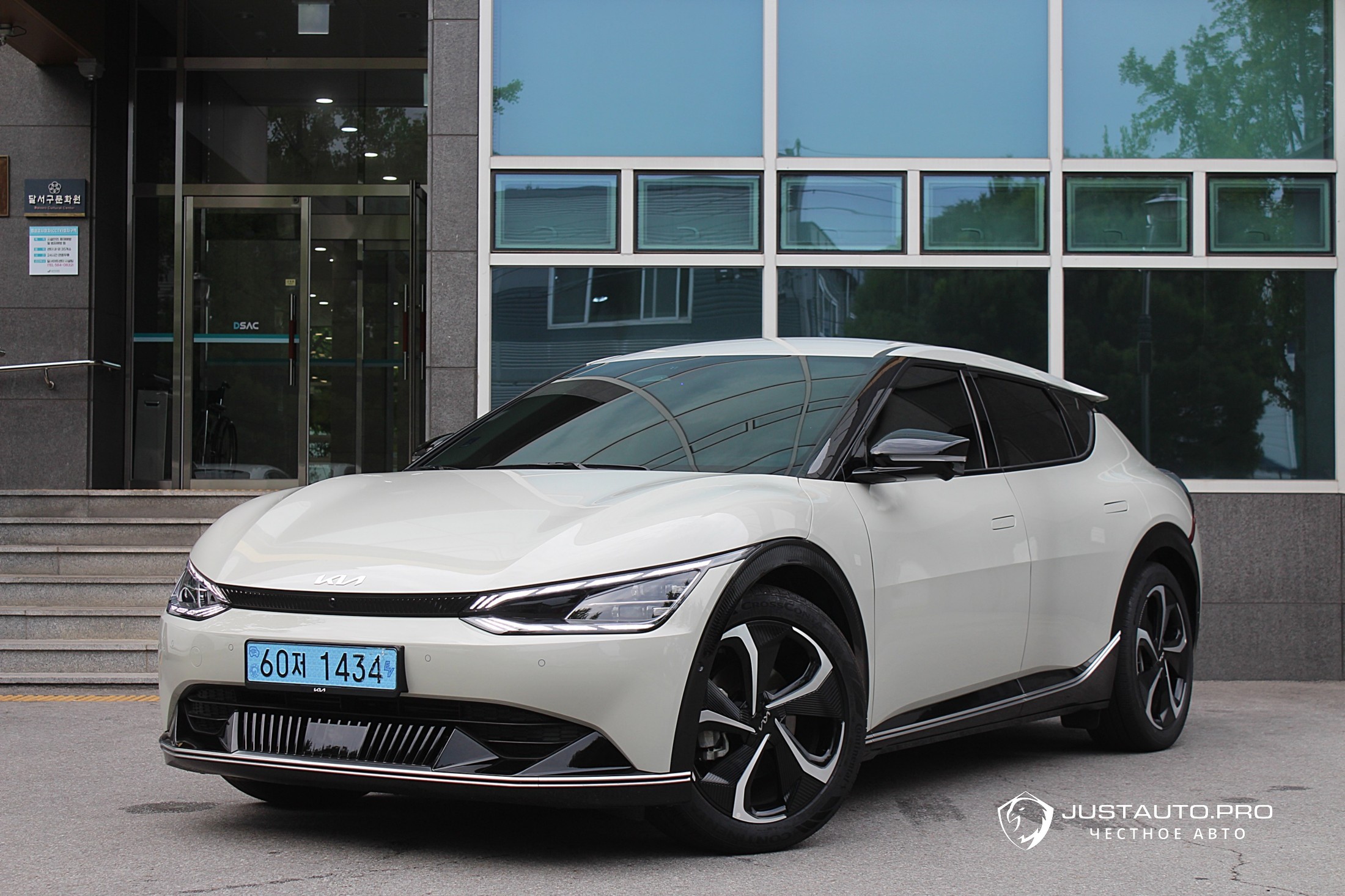 Автомобиль Kia EV6