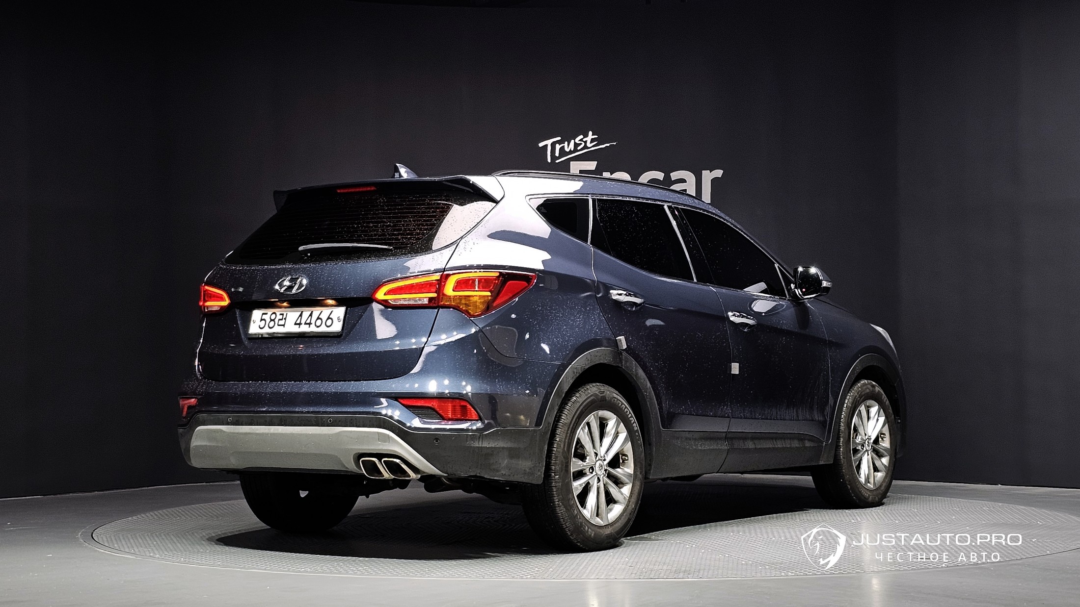 Автомобиль Hyundai Santafe