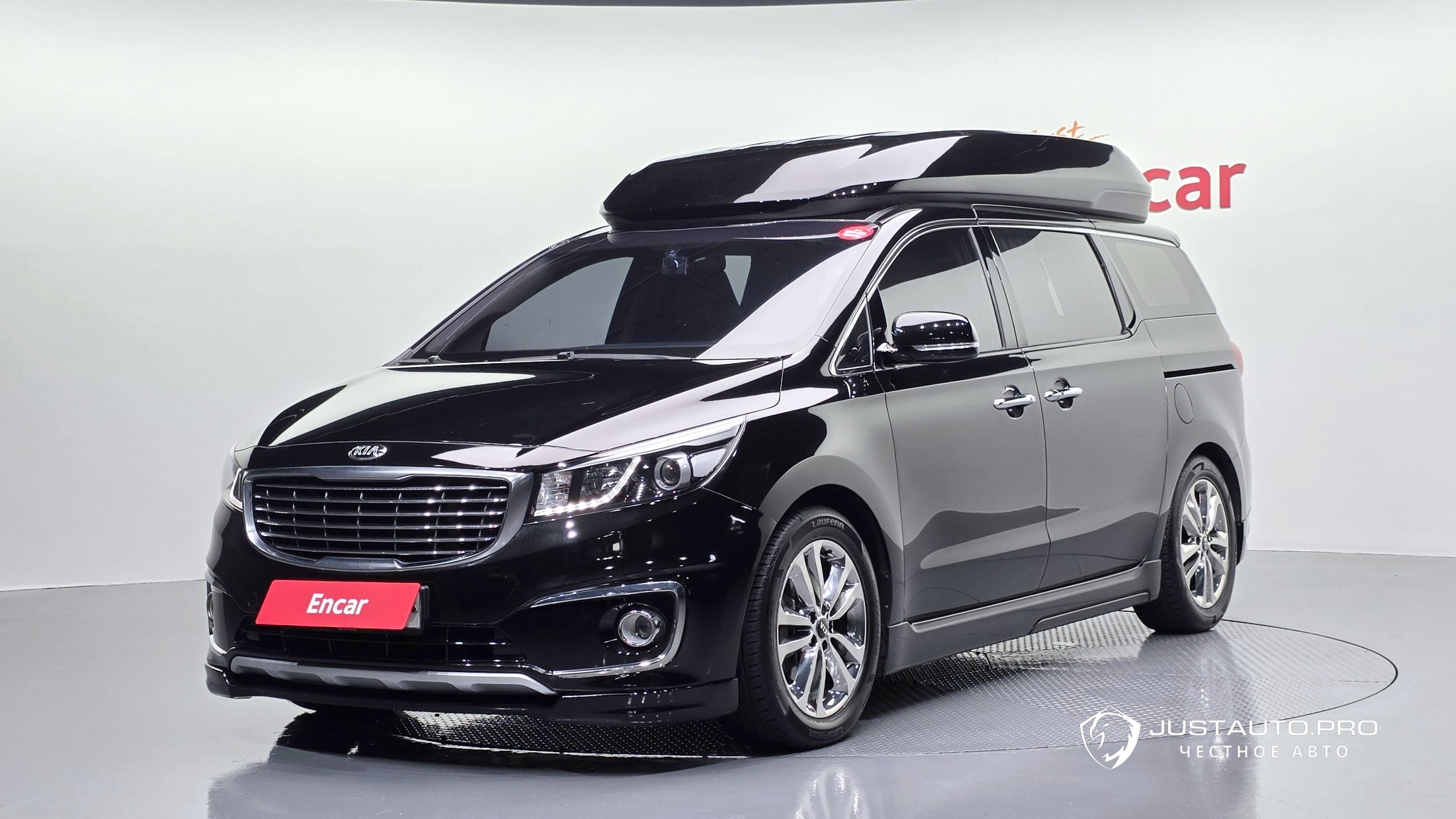 Автомобиль Kia Canival