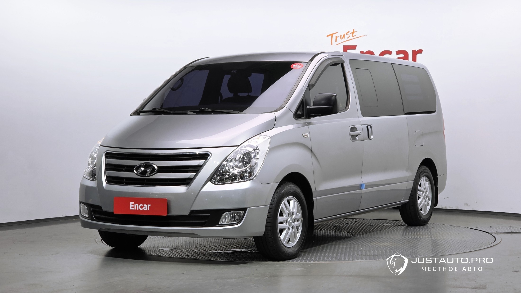 Автомобиль Hyundai Starex
