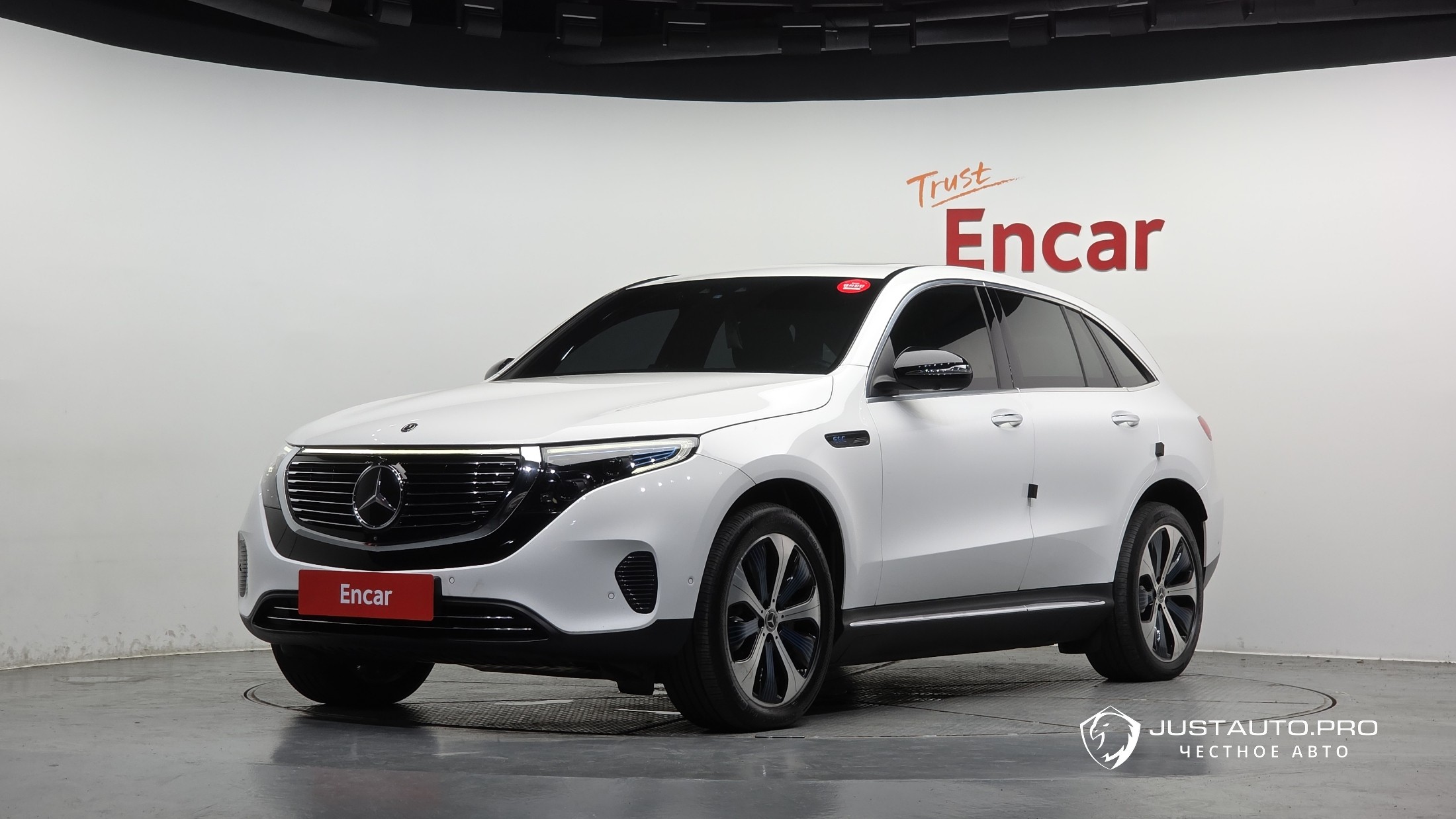 Автомобиль Mercedes-Benz EQC
