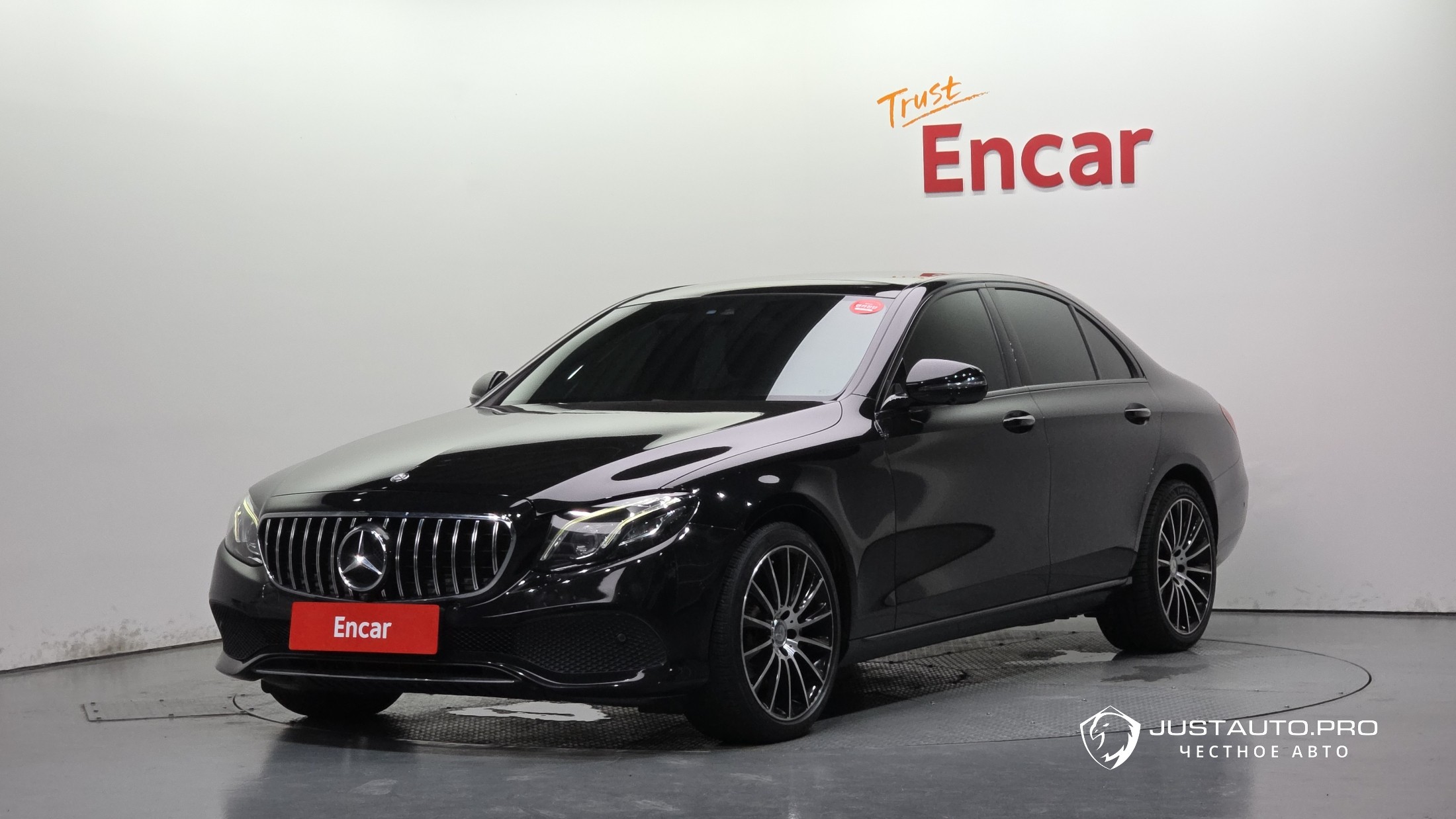 Автомобиль Mercedes-Benz E-Class