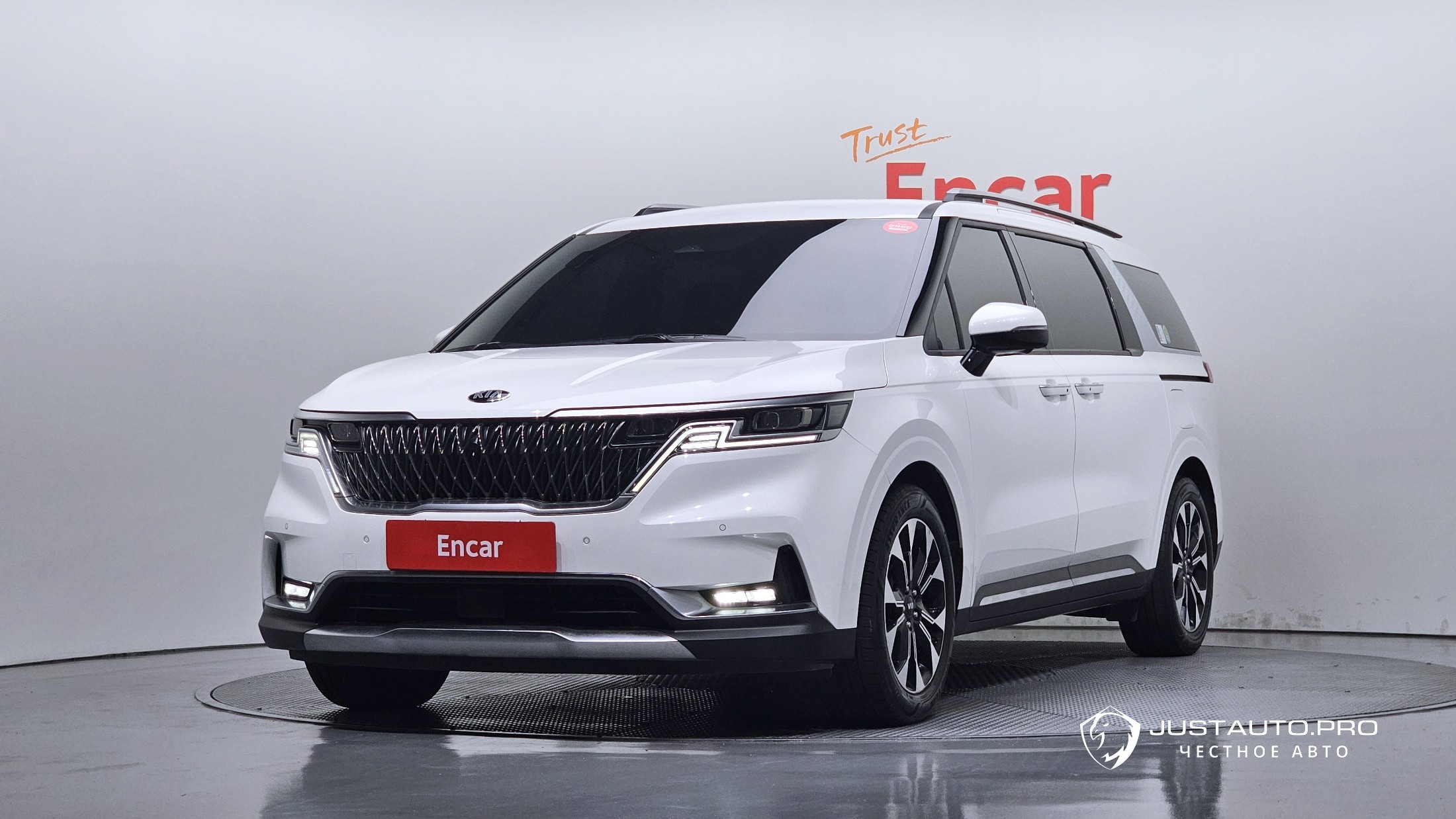 Автомобиль Kia Canival