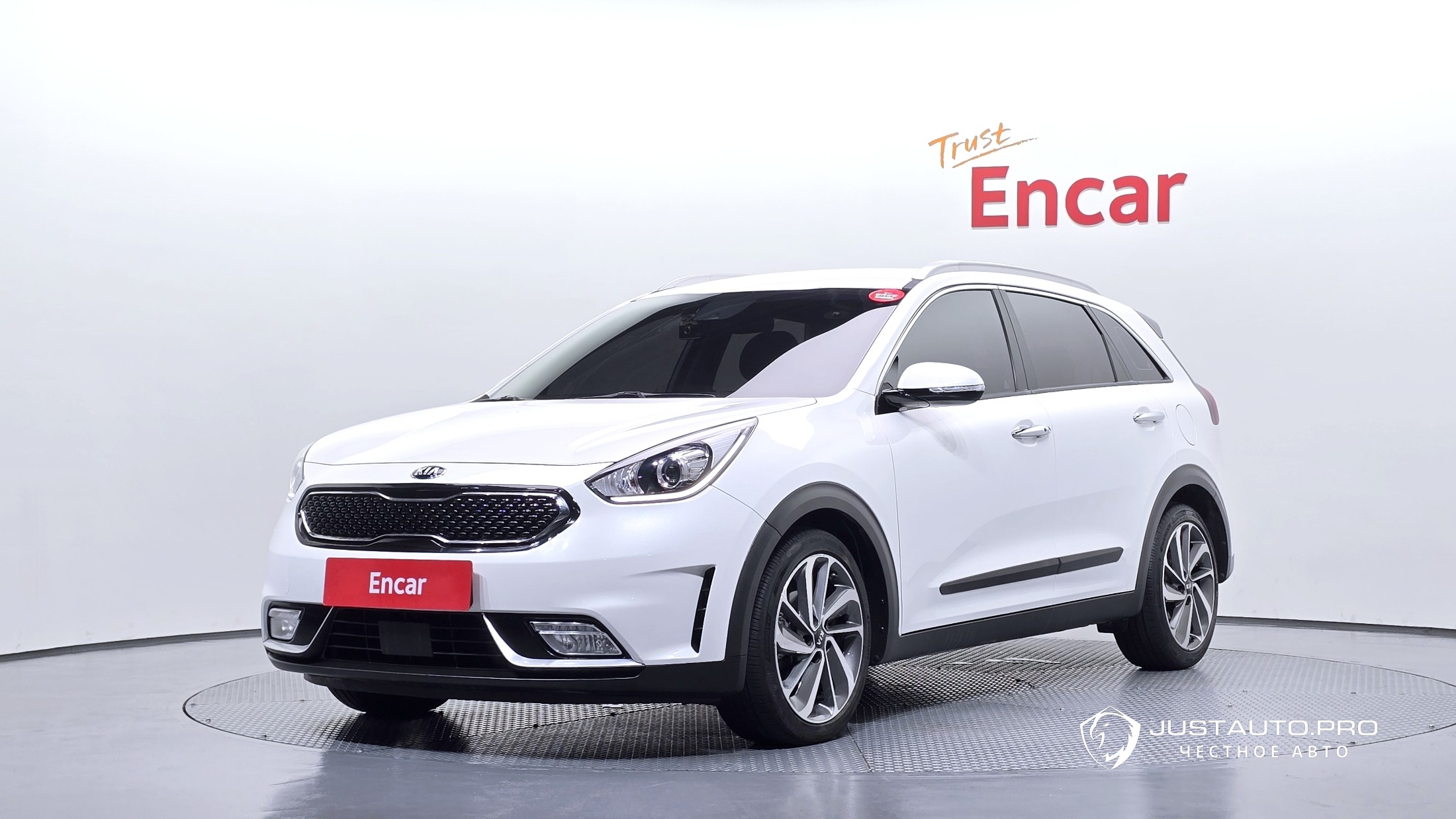 Автомобиль Kia Niro