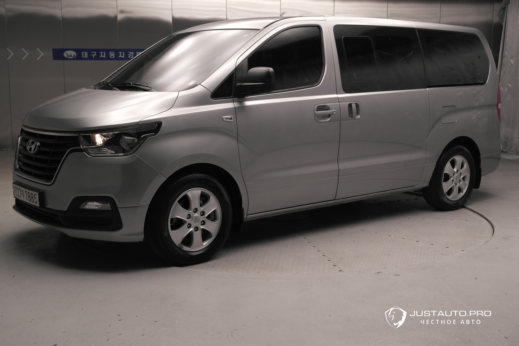 Автомобиль Hyundai Starex