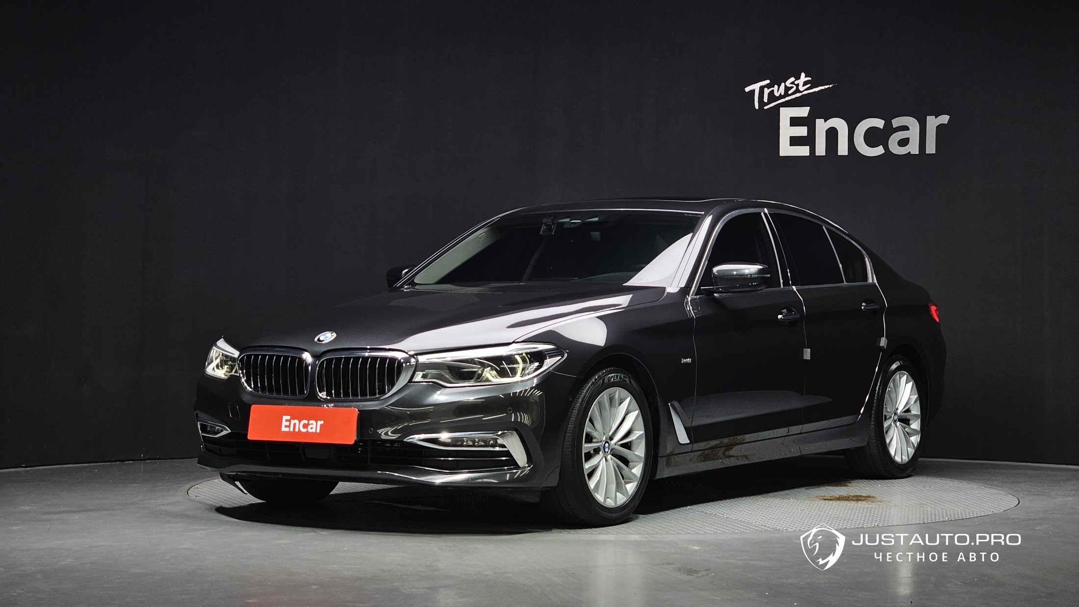 Автомобиль BMW 5-Series