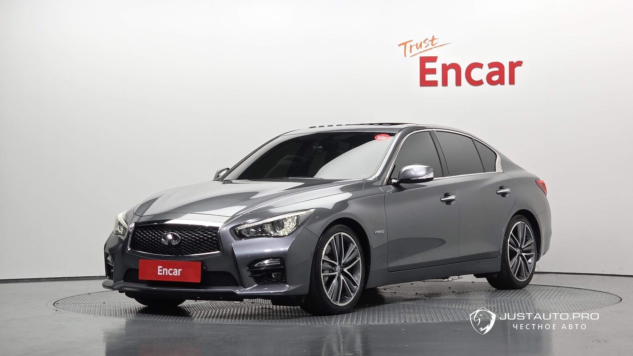 Автомобиль Infiniti Q50