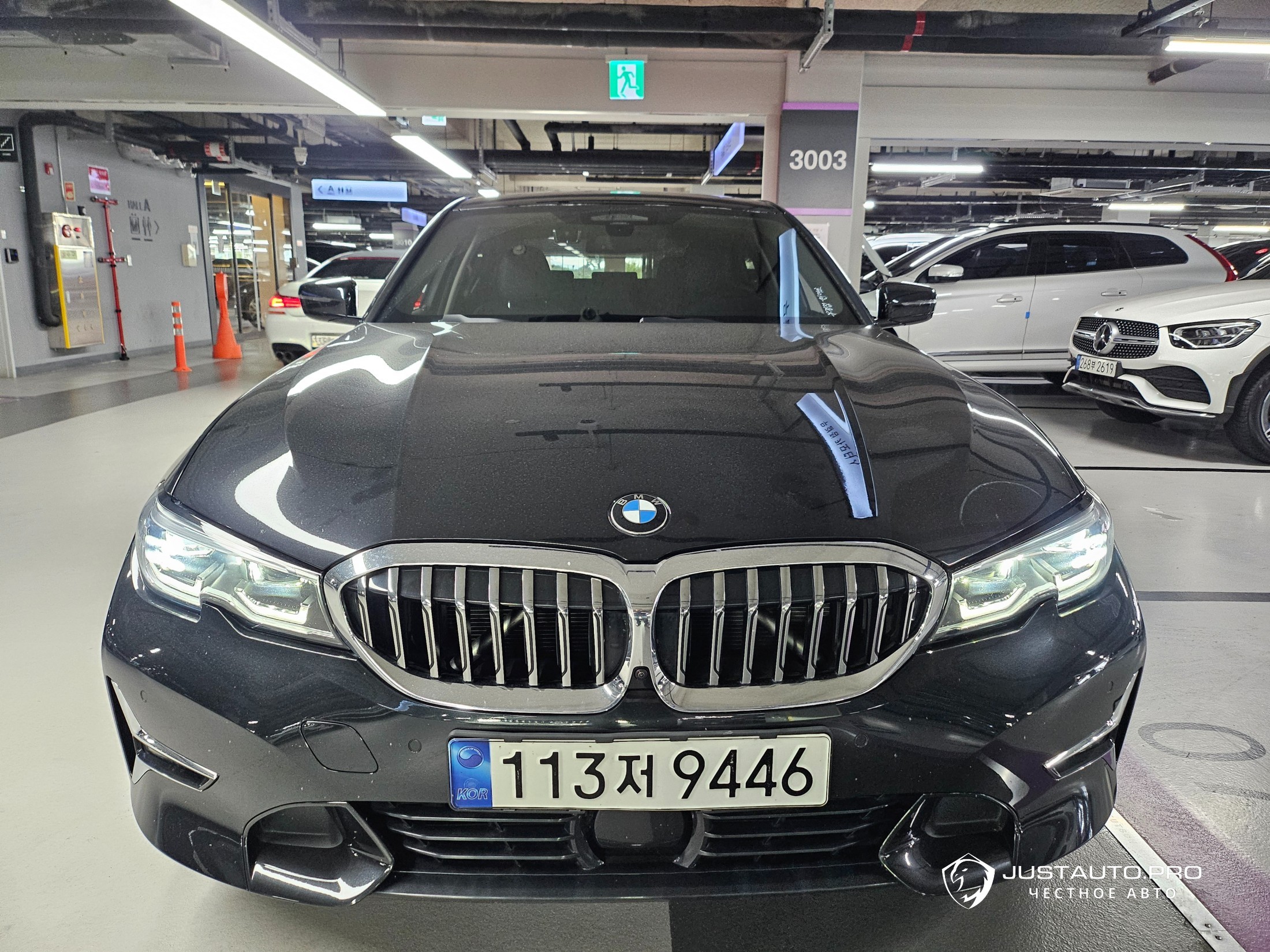 Автомобиль BMW 3-Series