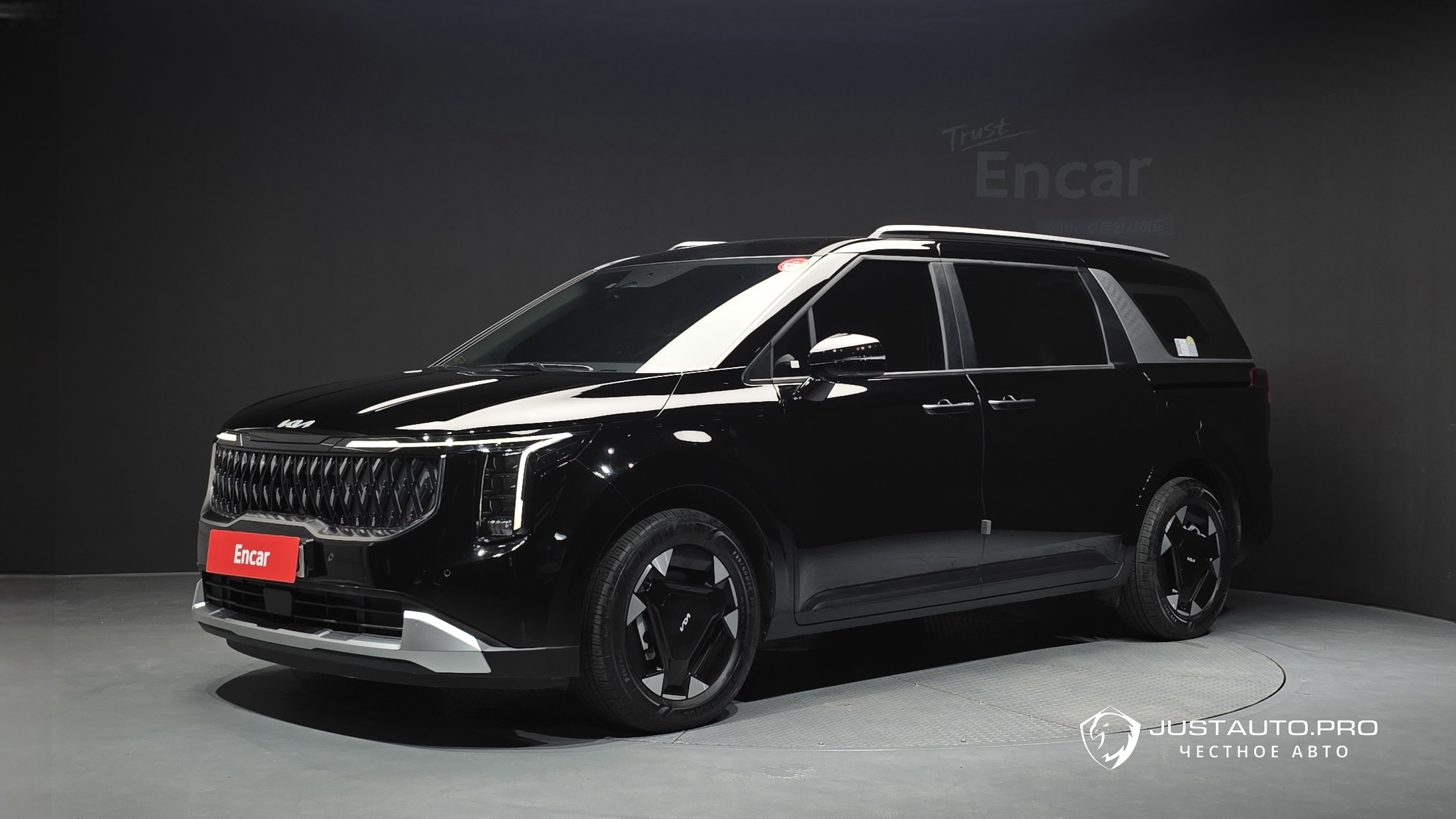 Автомобиль Kia Canival
