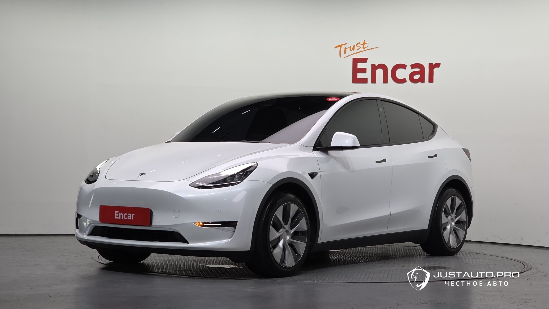 Автомобиль Tesla Model Y